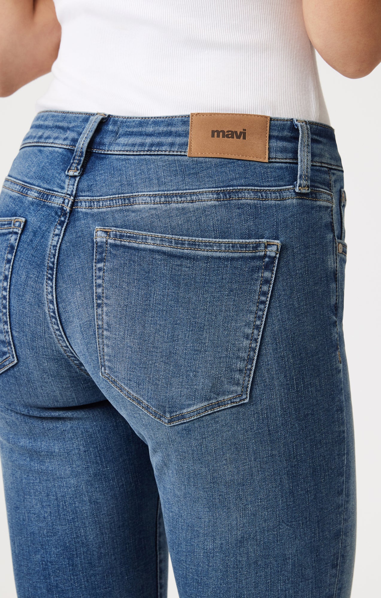 ALEXA SKINNY IN DARK BRUSHED TRIBECA - Mavi Jeans