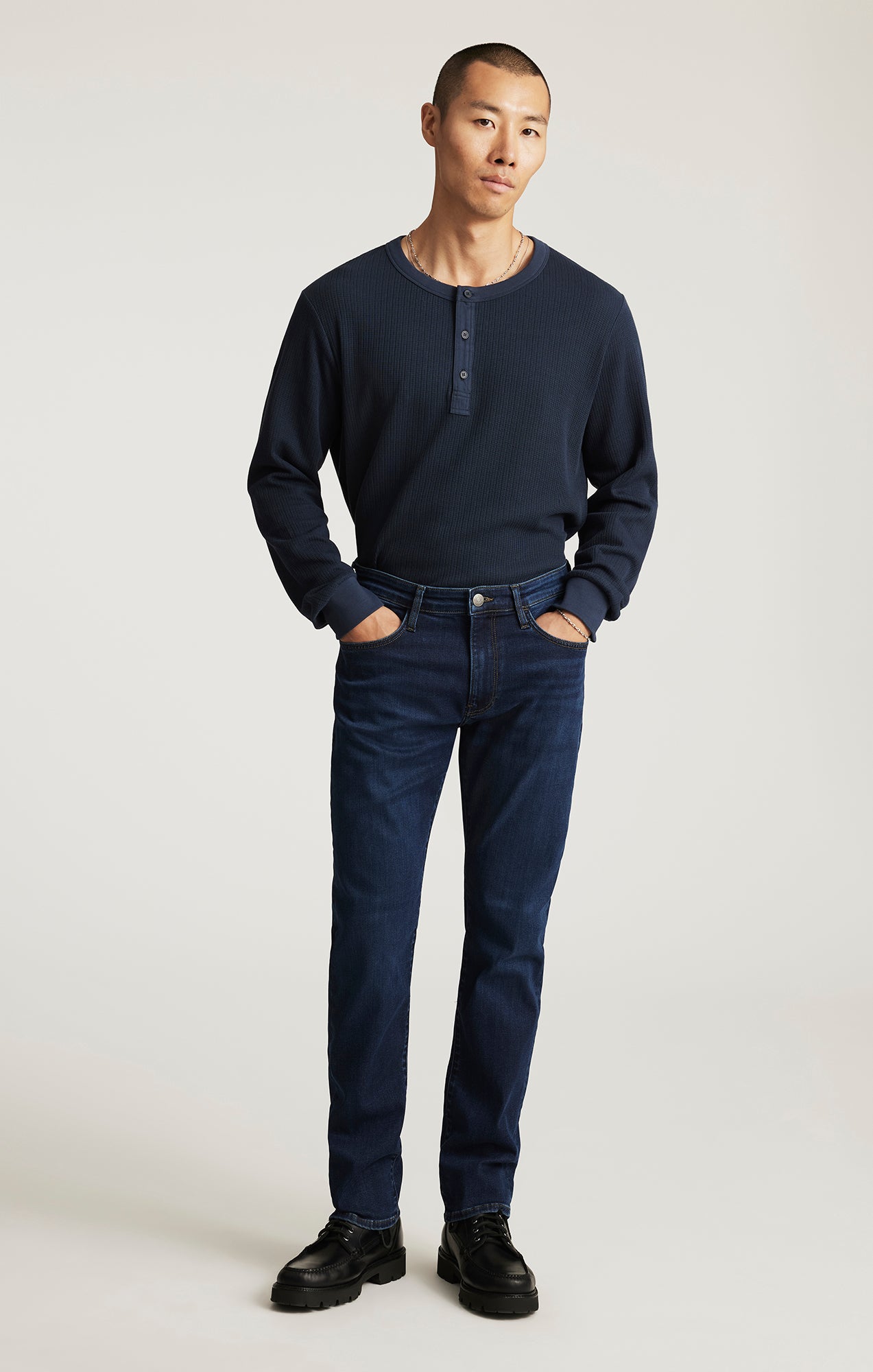 MARCUS SLIM STRAIGHT LEG IN MIDNIGHT SUPERMOVE - Mavi Jeans