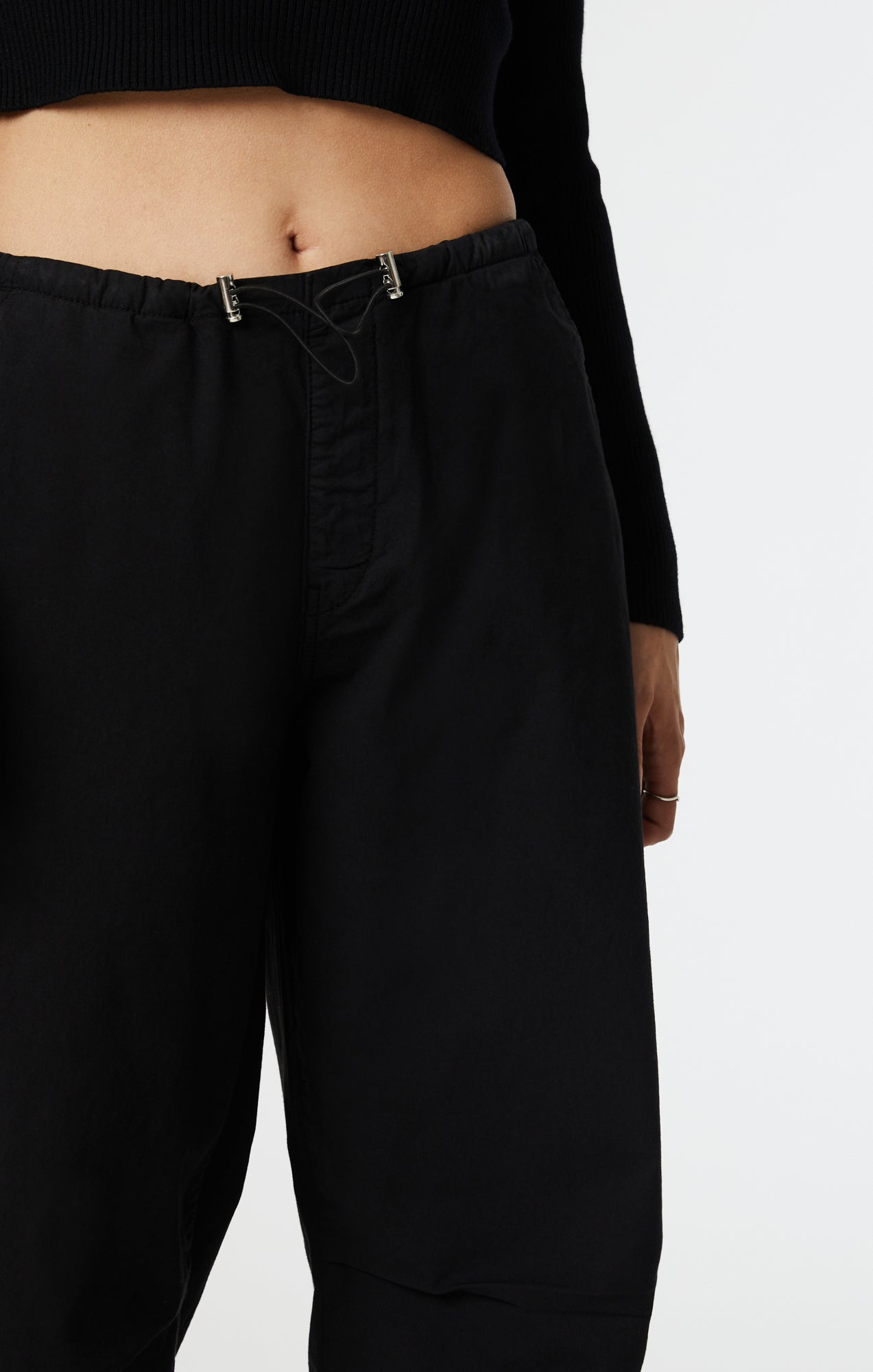 HILL PARACHUTE PANTS IN DARK SMOKE MOVE - Mavi Jeans