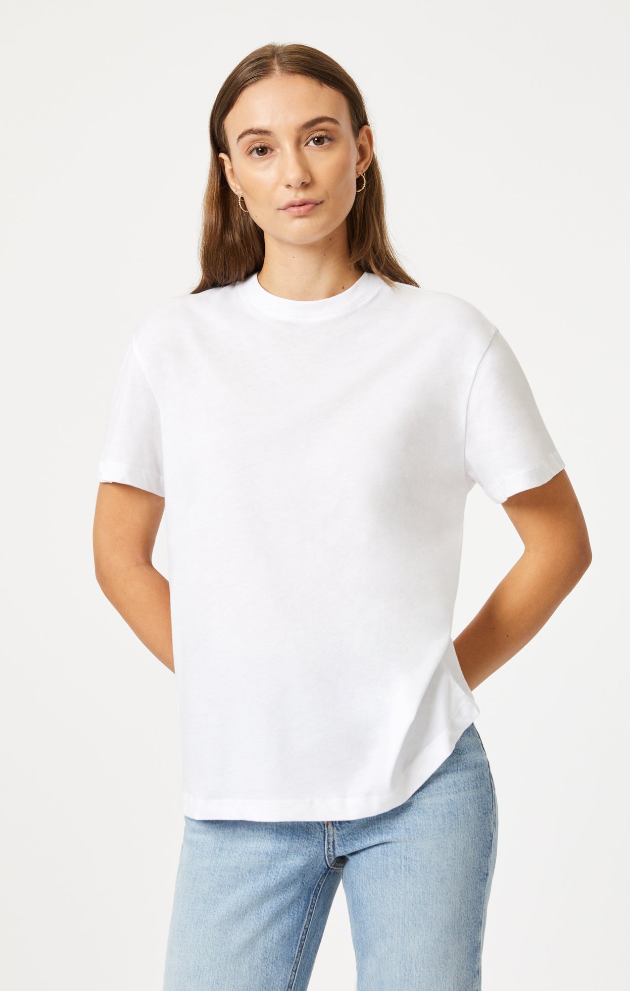 Grey jeans white t shirt on sale