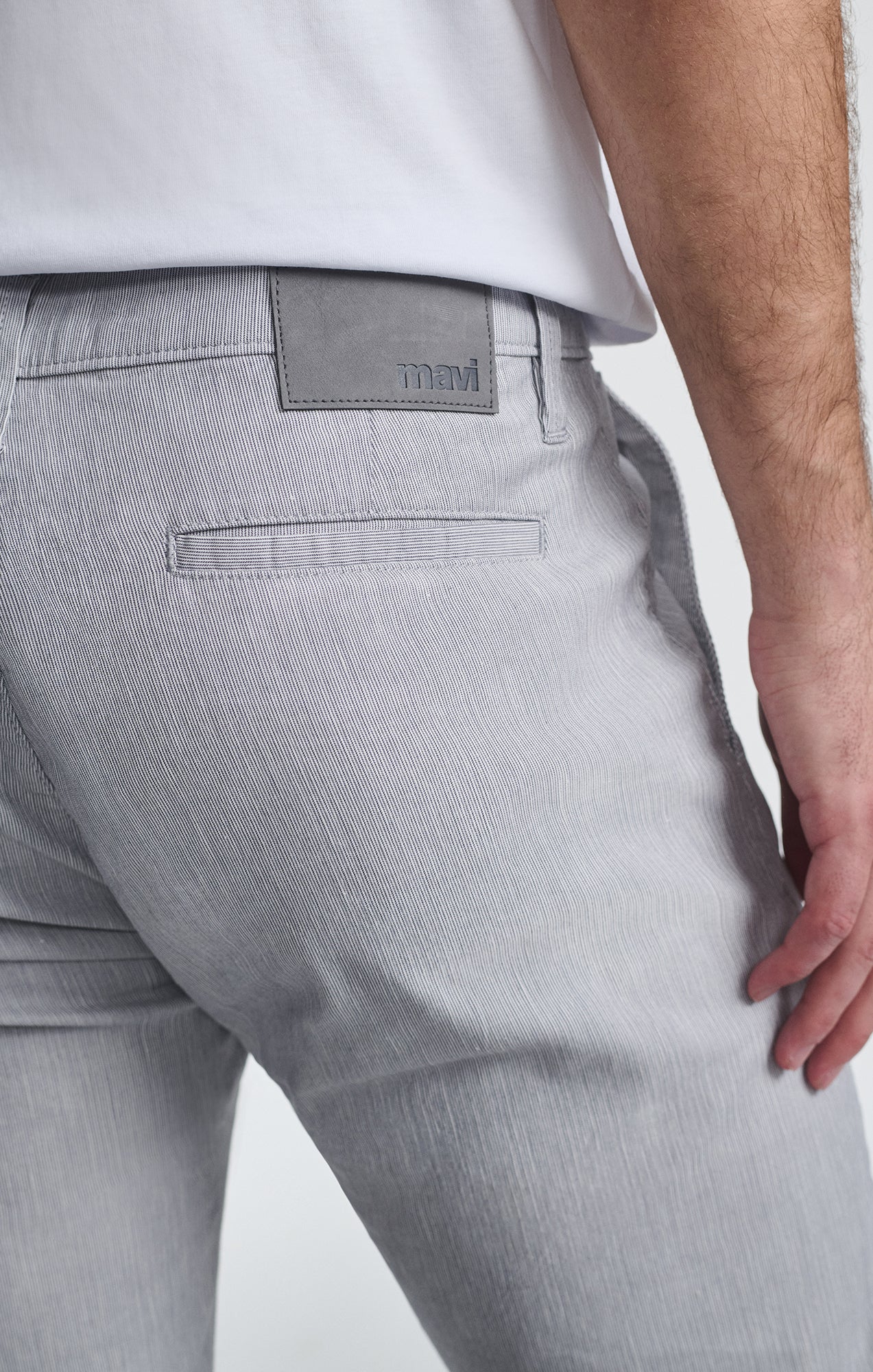 MILTON SLIM STRAIGHT CHINO IN LIGHT GREY LINEN STRIPE - Mavi Jeans