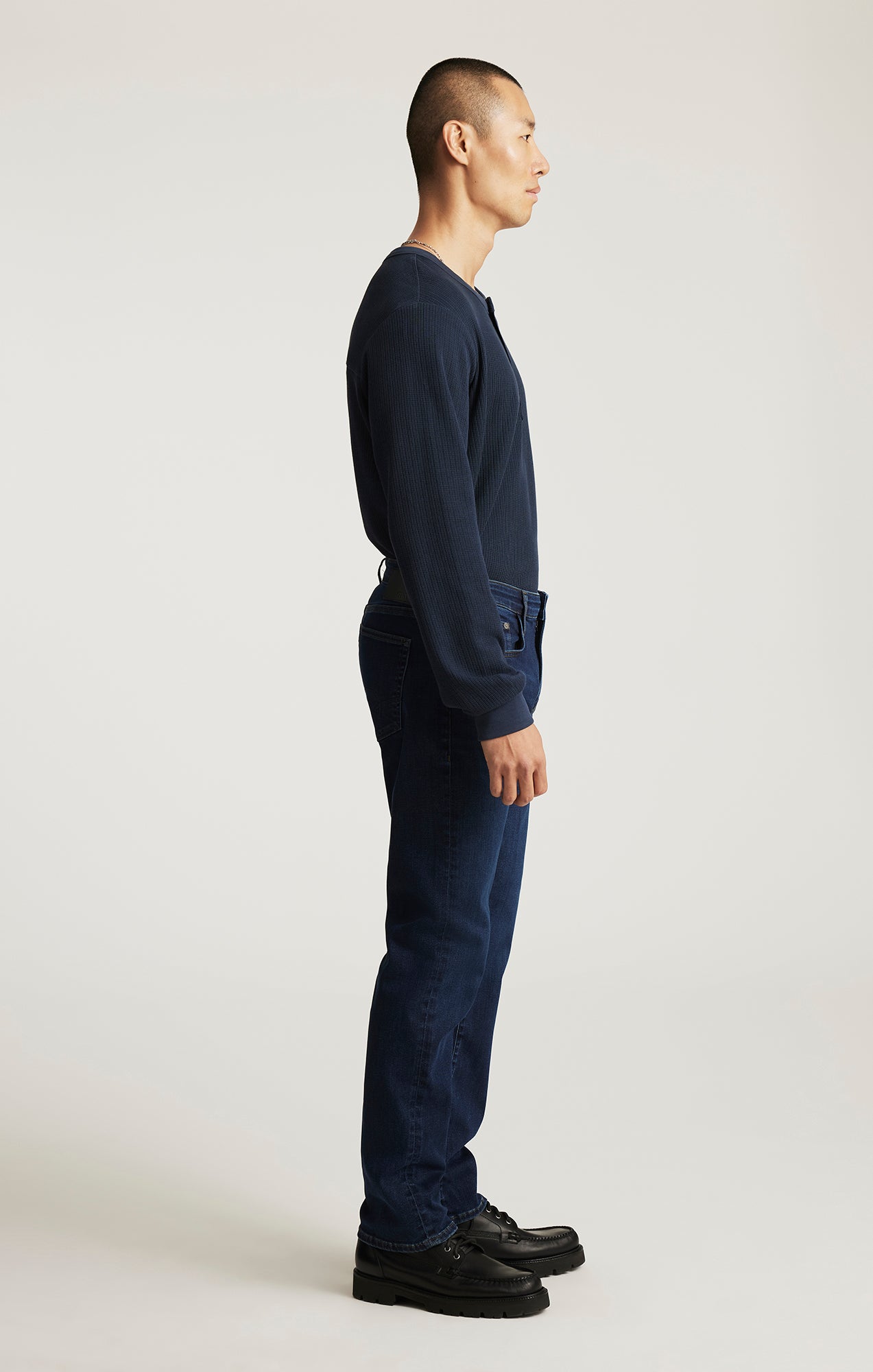 MARCUS SLIM STRAIGHT LEG IN MIDNIGHT SUPERMOVE - Mavi Jeans