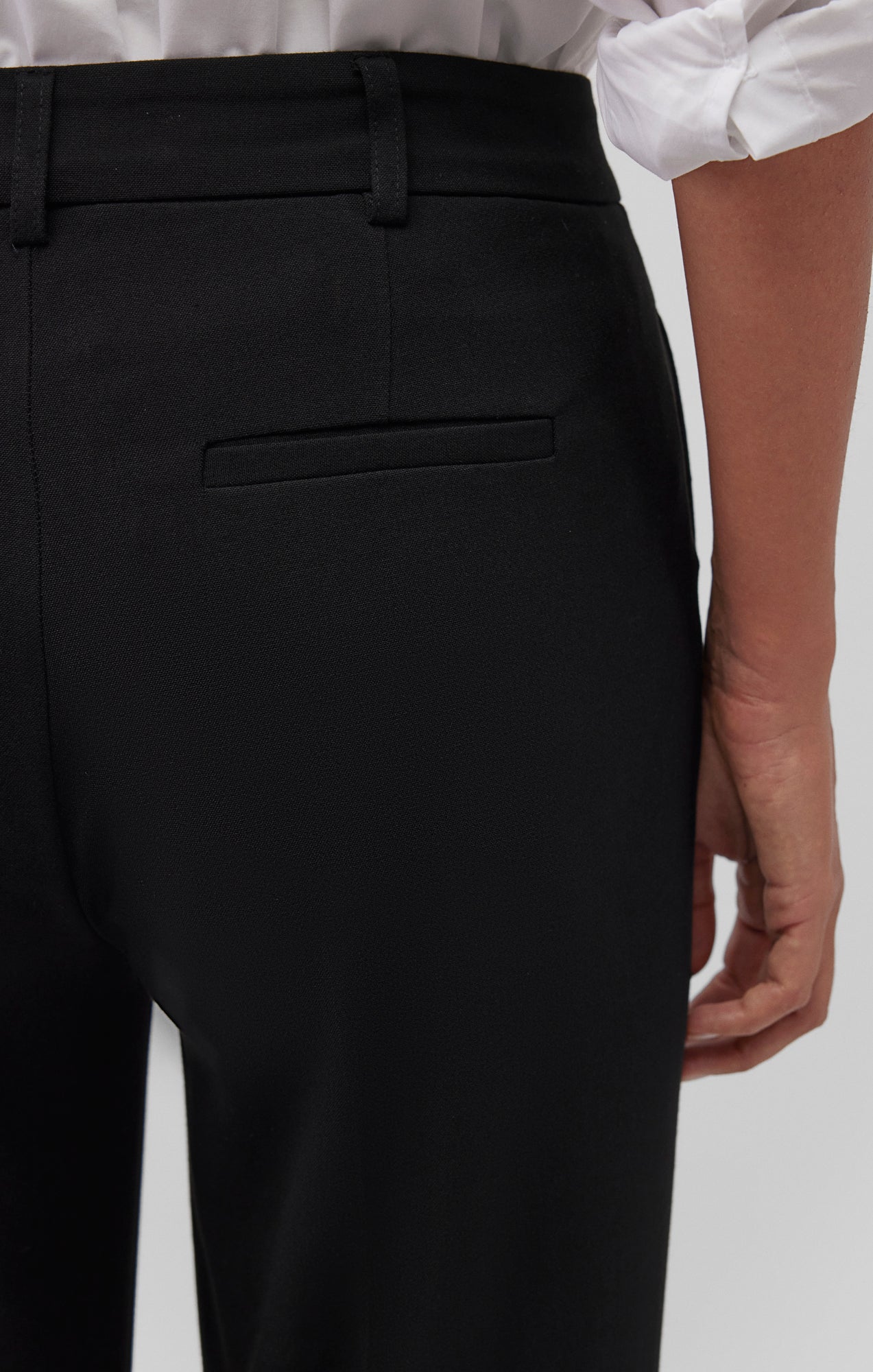 TAILORED STRAIGHT LEG PANTS IN BLACK - Mavi Jeans