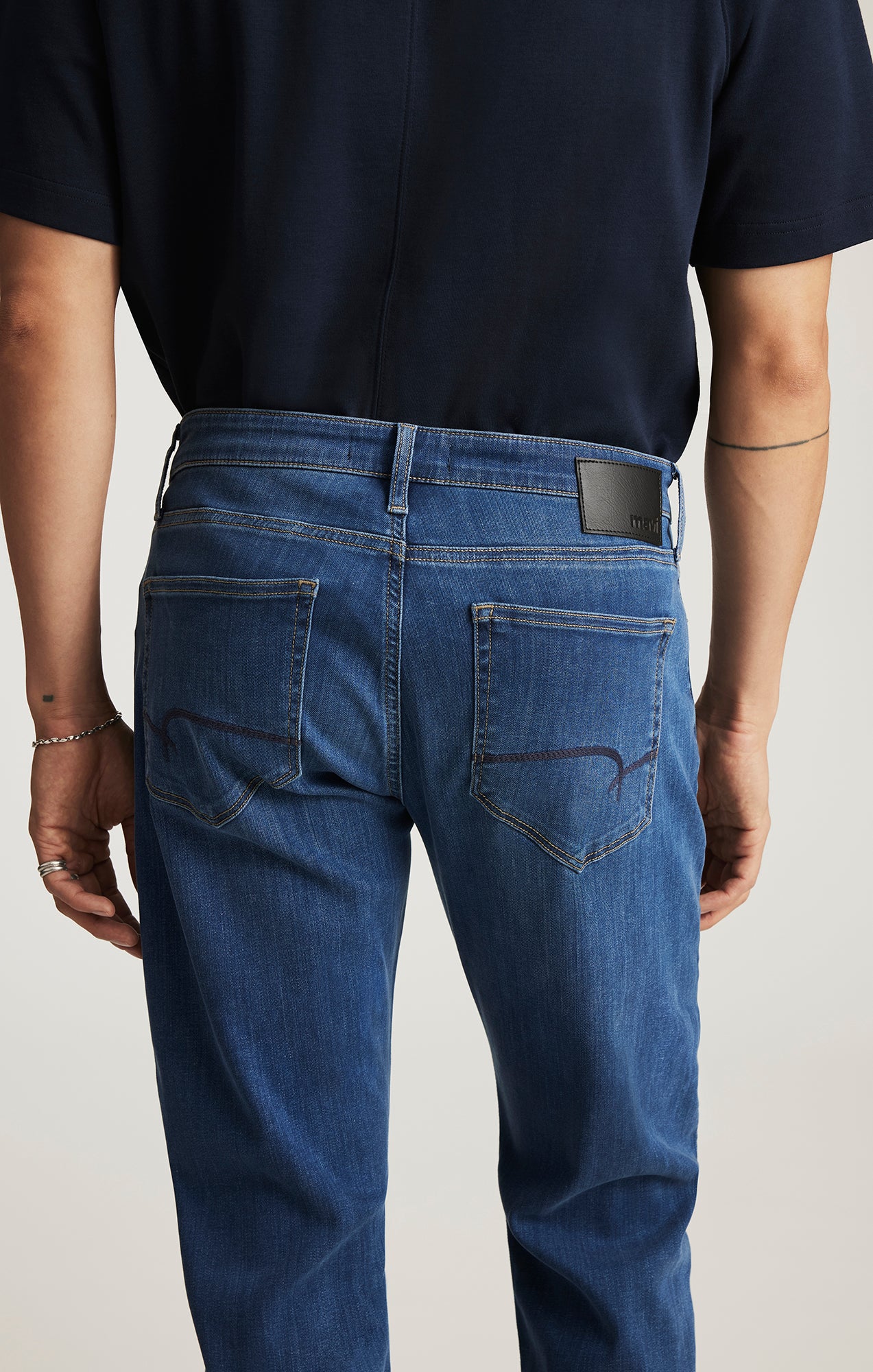 MARCUS SLIM STRAIGHT LEG IN MID SUPERMOVE - Mavi Jeans