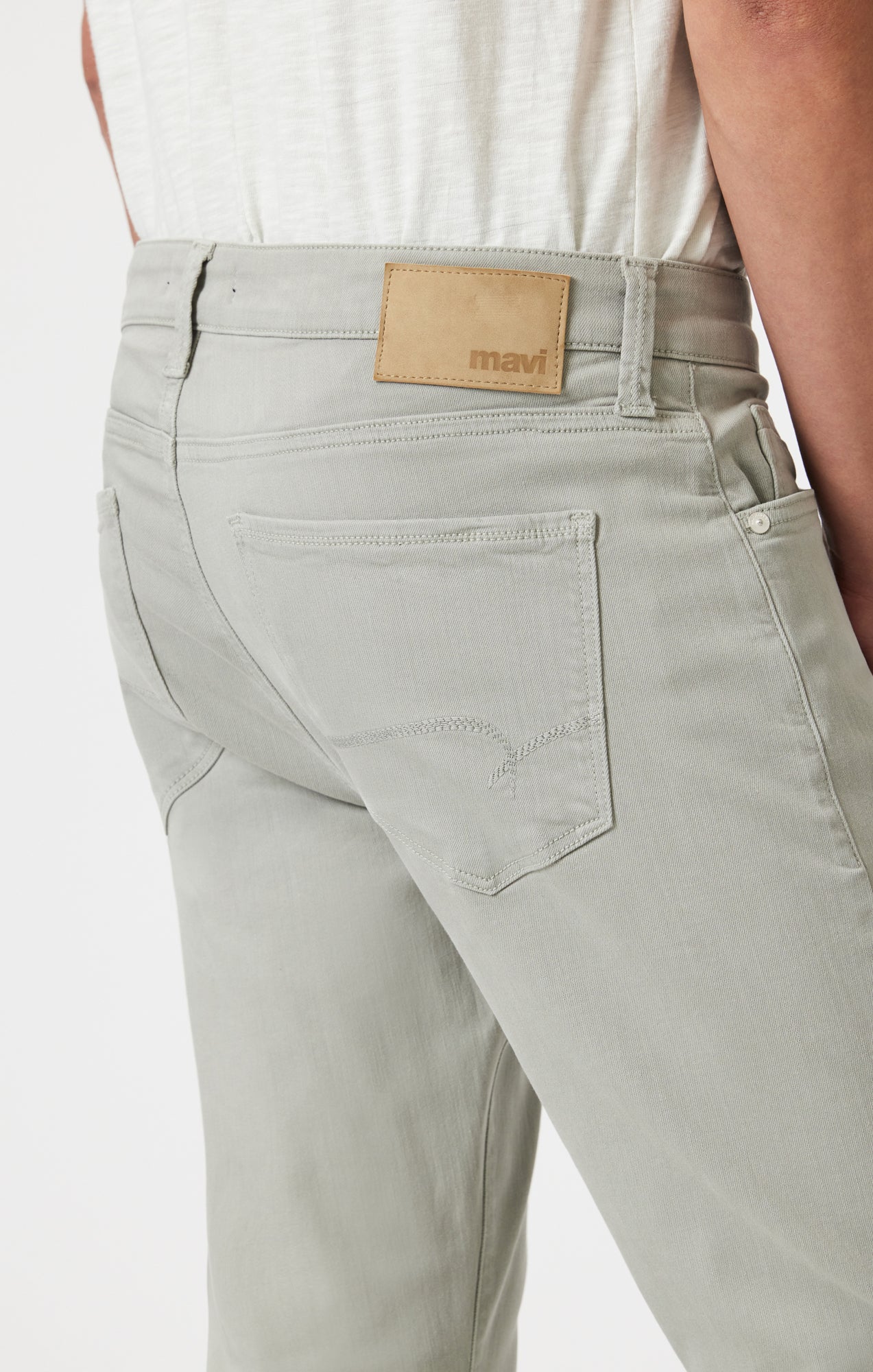 MARCUS SLIM STRAIGHT LEG IN LIGHT SAGE SUPERMOVE - Mavi Jeans