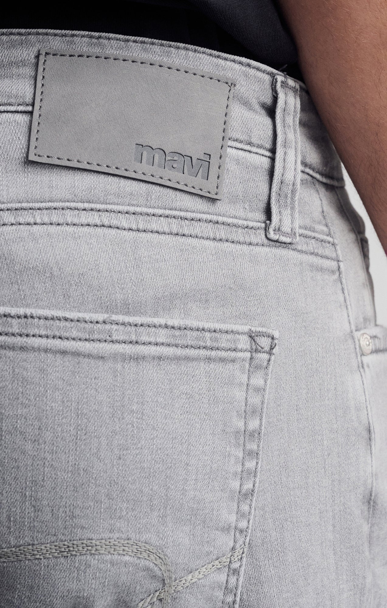 MARCUS SLIM STRAIGHT LEG IN ICE GREY FEATHER BLUE - Mavi Jeans