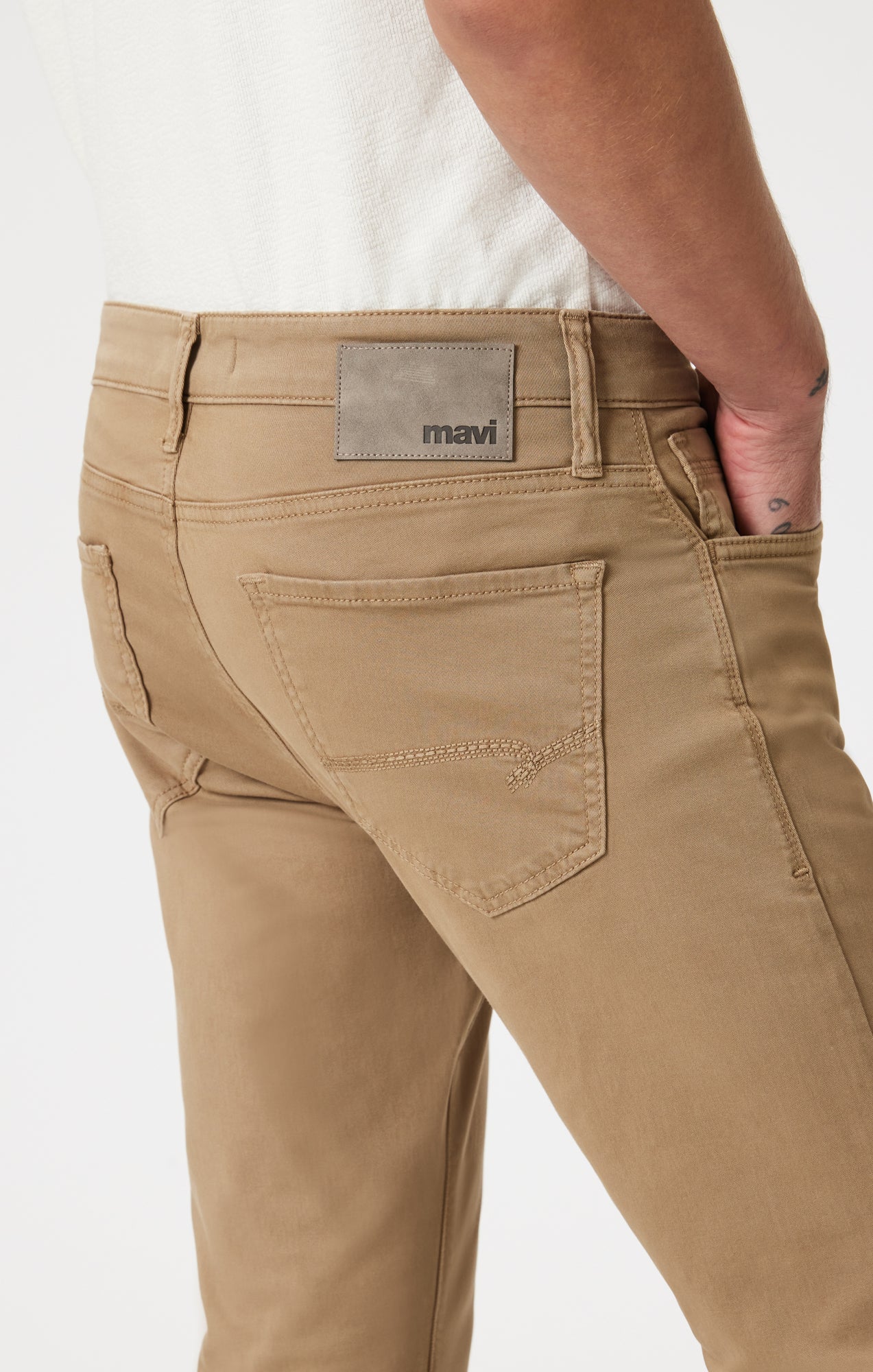 MARCUS SLIM STRAIGHT LEG IN KHAKI CASUAL TWILL - Mavi Jeans