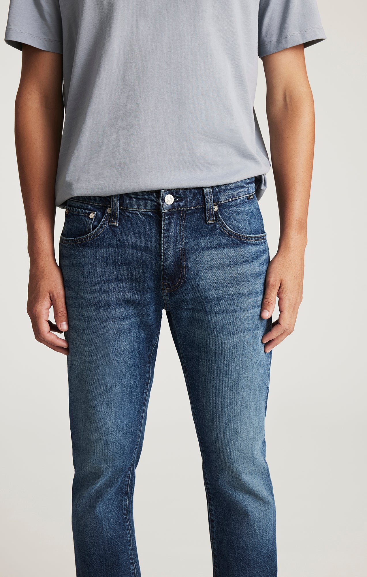 MARCUS SLIM STRAIGHT LEG IN MID CLASSIC BLUE - Mavi Jeans