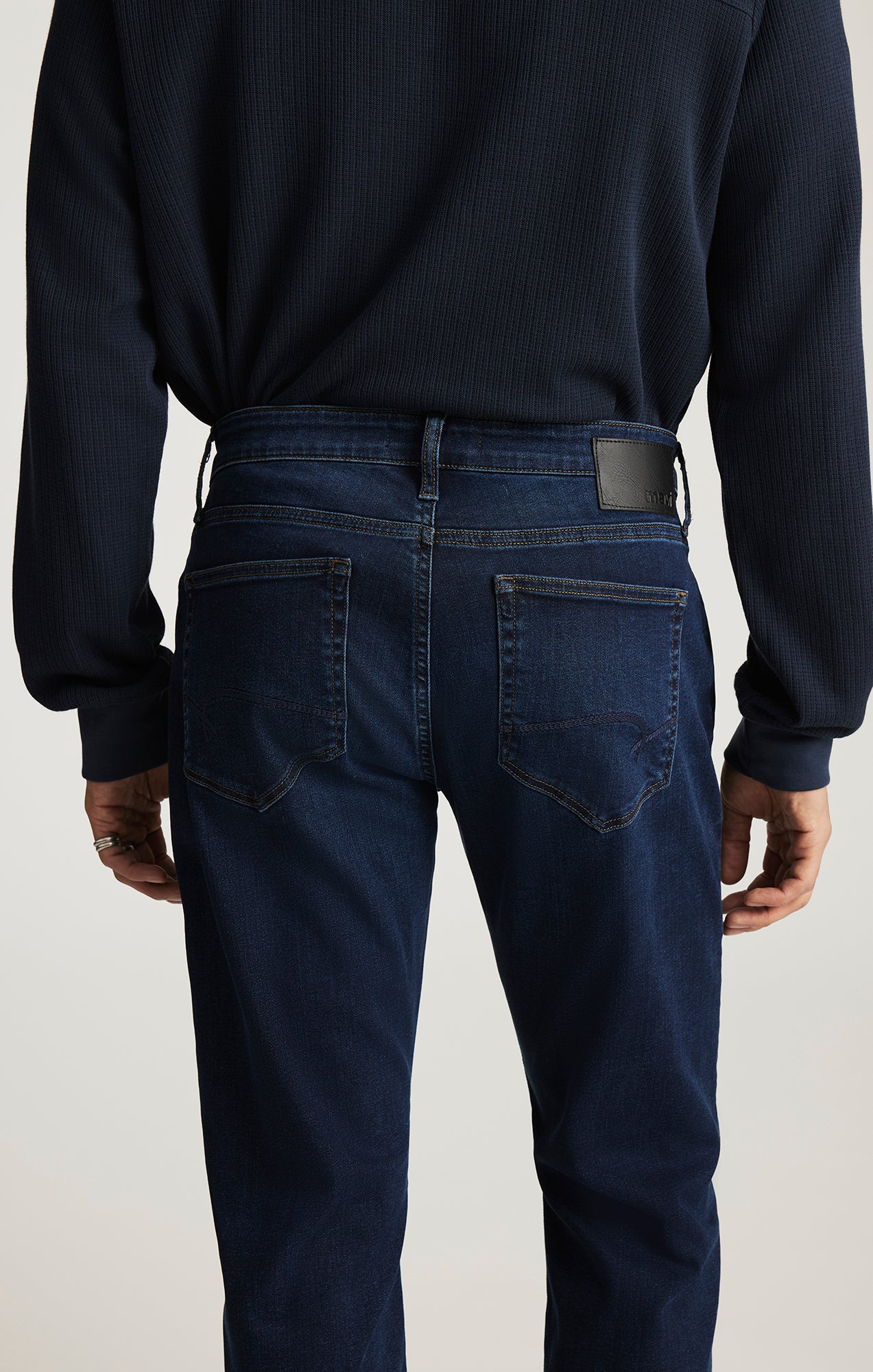 MARCUS SLIM STRAIGHT LEG IN MIDNIGHT SUPERMOVE - Mavi Jeans