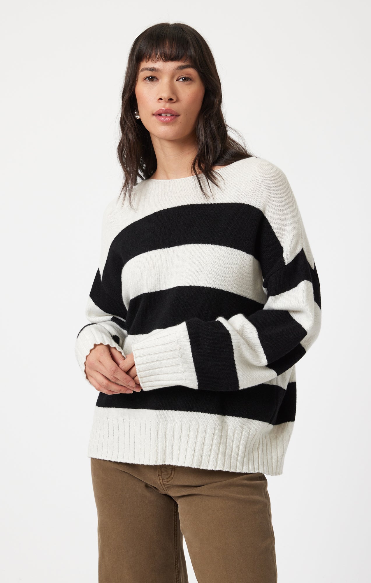 Black sweater white stripes hotsell