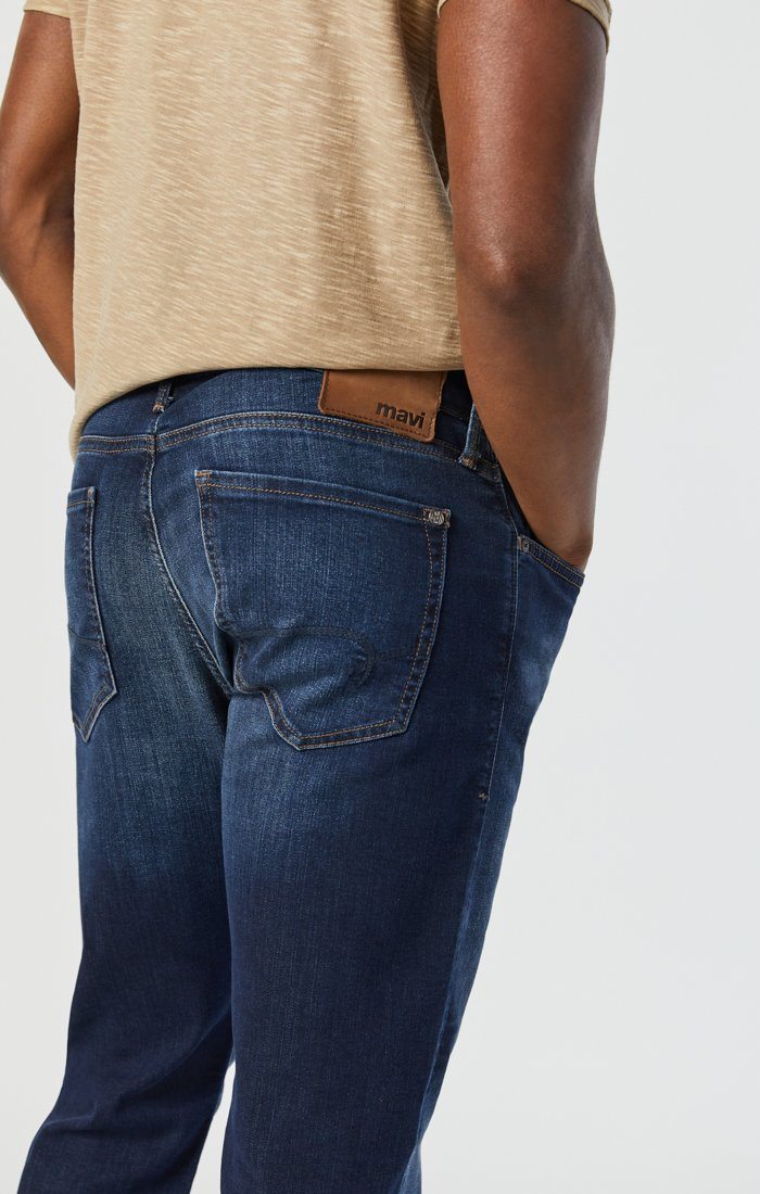 ZACH STRAIGHT LEG IN DARK BRUSHED WILLIAMSBURG - Mavi Jeans