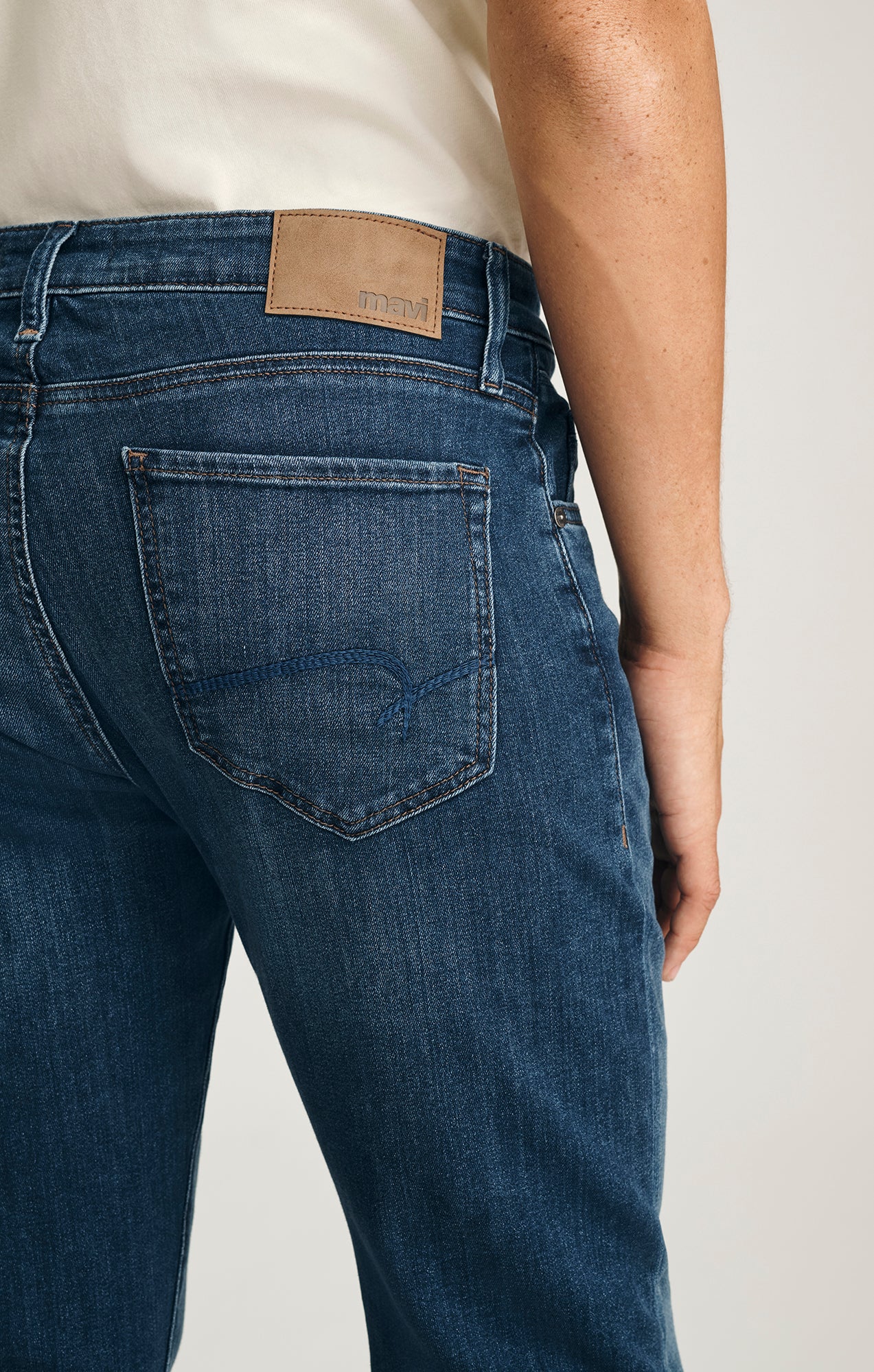 MARCUS SLIM STRAIGHT LEG IN OCEAN WILLIAMSBURG - Mavi Jeans