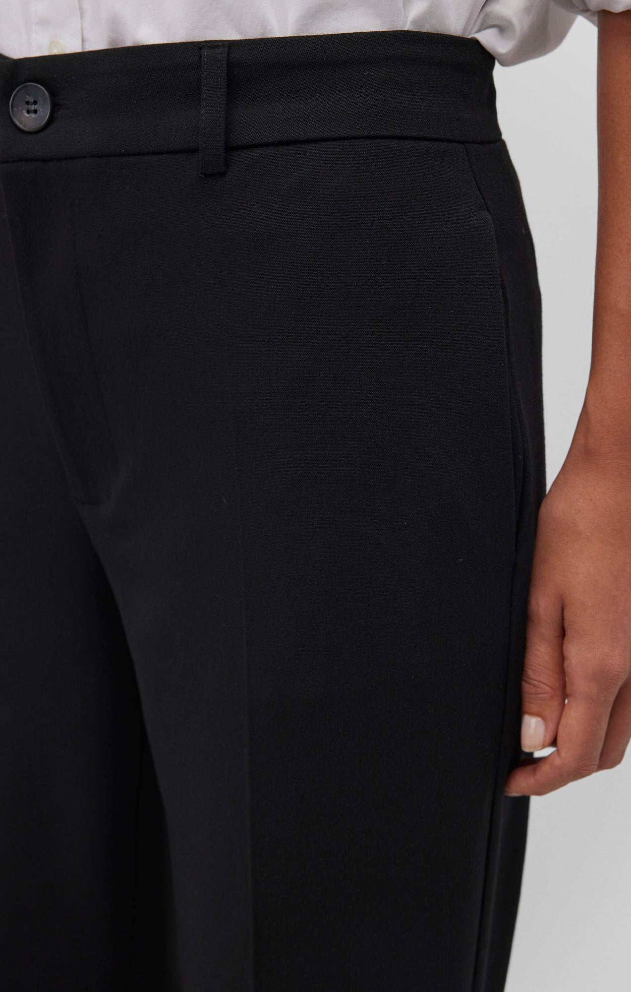 TAILORED STRAIGHT LEG PANTS IN BLACK - Mavi Jeans