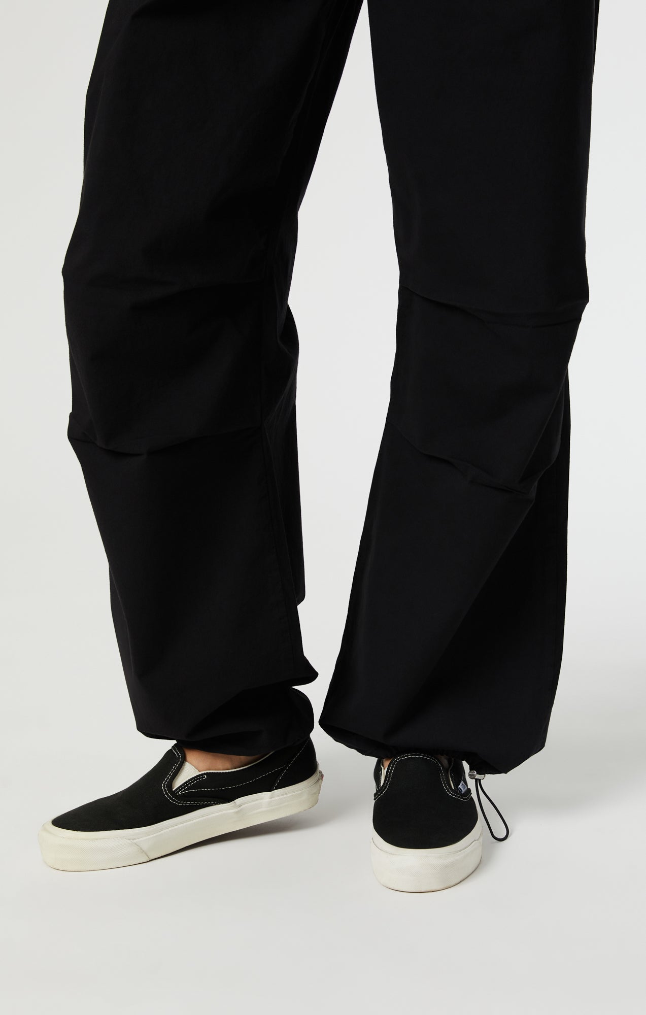 HILL PARACHUTE PANTS IN DARK SMOKE MOVE - Mavi Jeans