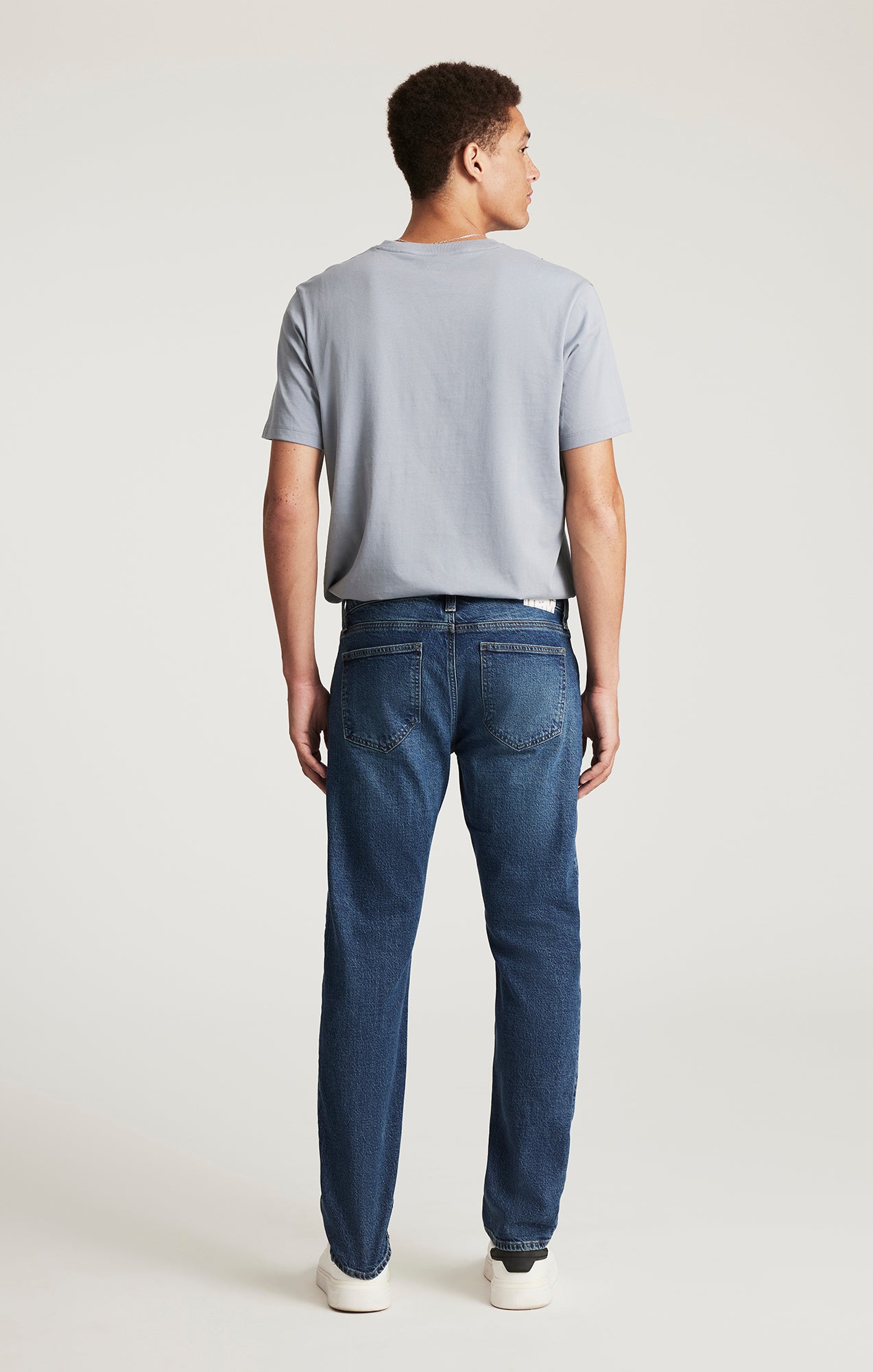 MARCUS SLIM STRAIGHT LEG IN MID CLASSIC BLUE - Mavi Jeans