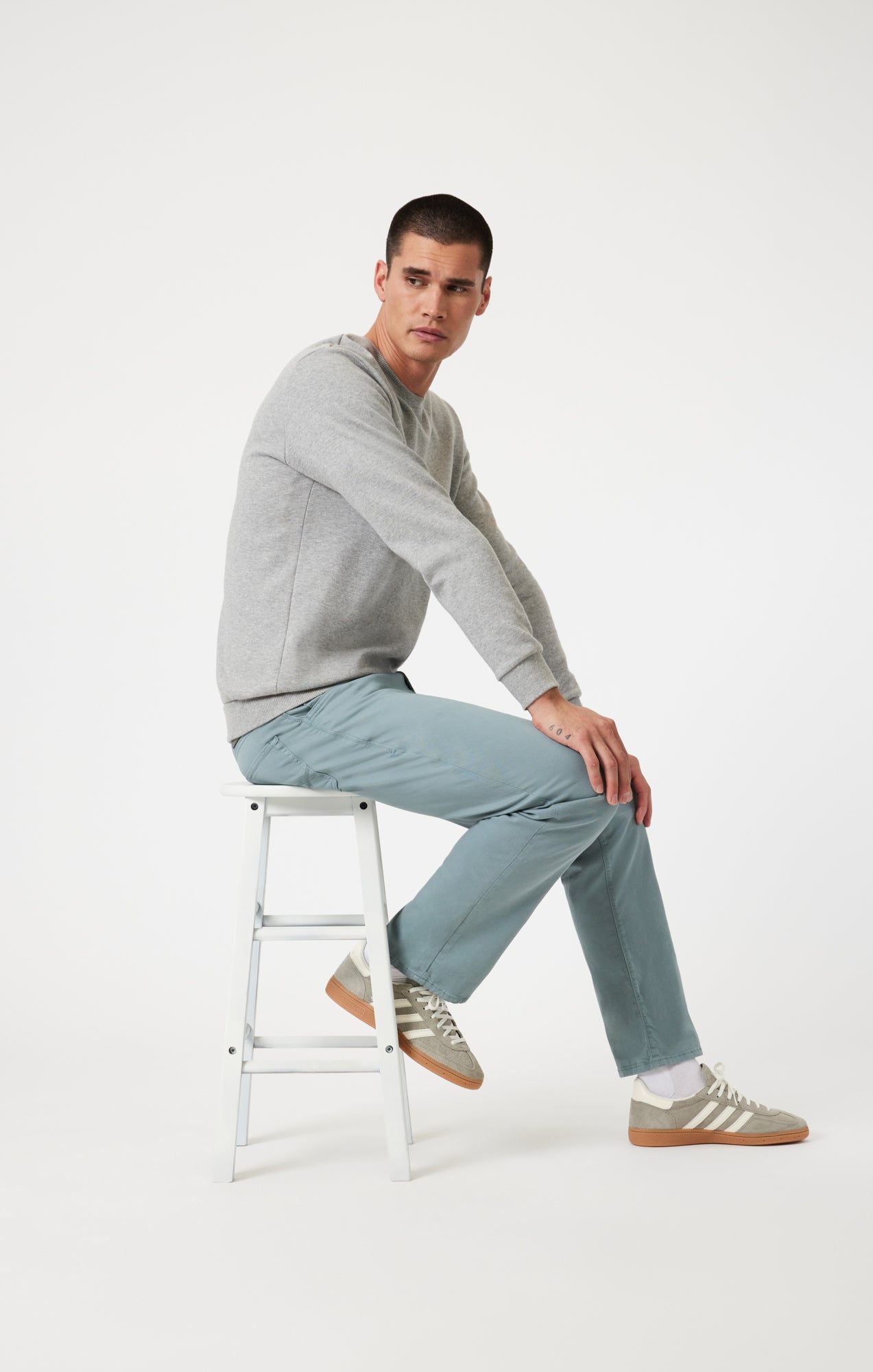 MARCUS SLIM STRAIGHT LEG IN BLUE CASUAL TWILL - Mavi Jeans