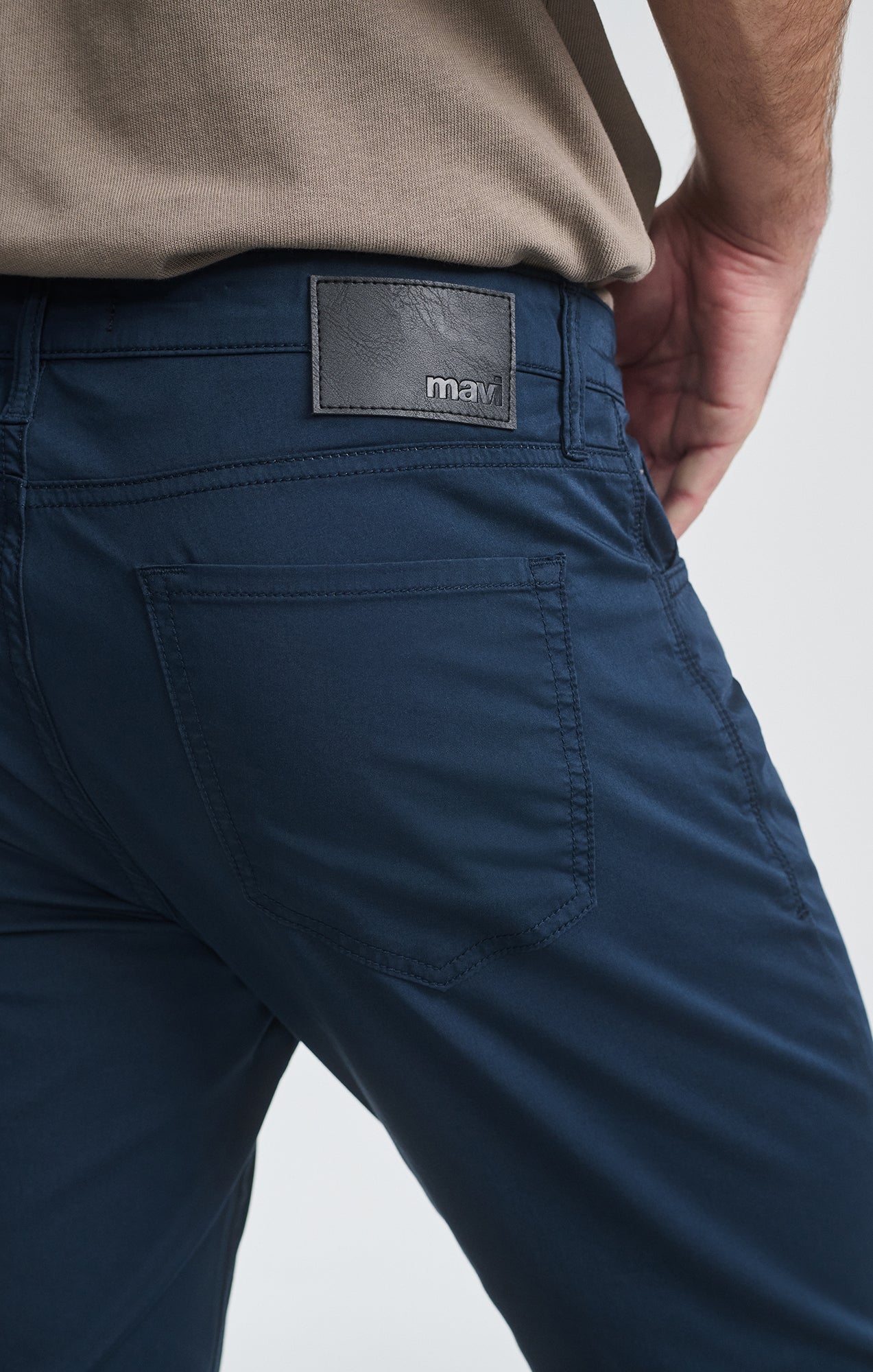MARCUS SLIM STRAIGHT LEG IN NIGHT CITY SMART - Mavi Jeans