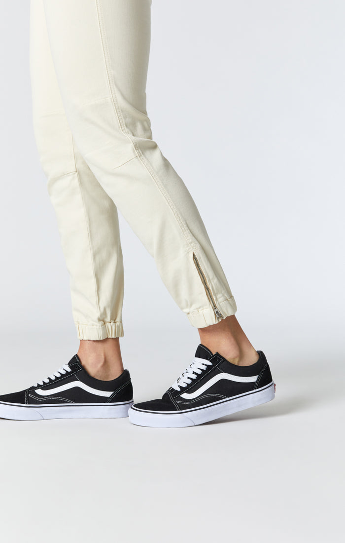 IVY SLIM CARGO PANTS IN ANTIQUE WHITE TWILL - Mavi Jeans