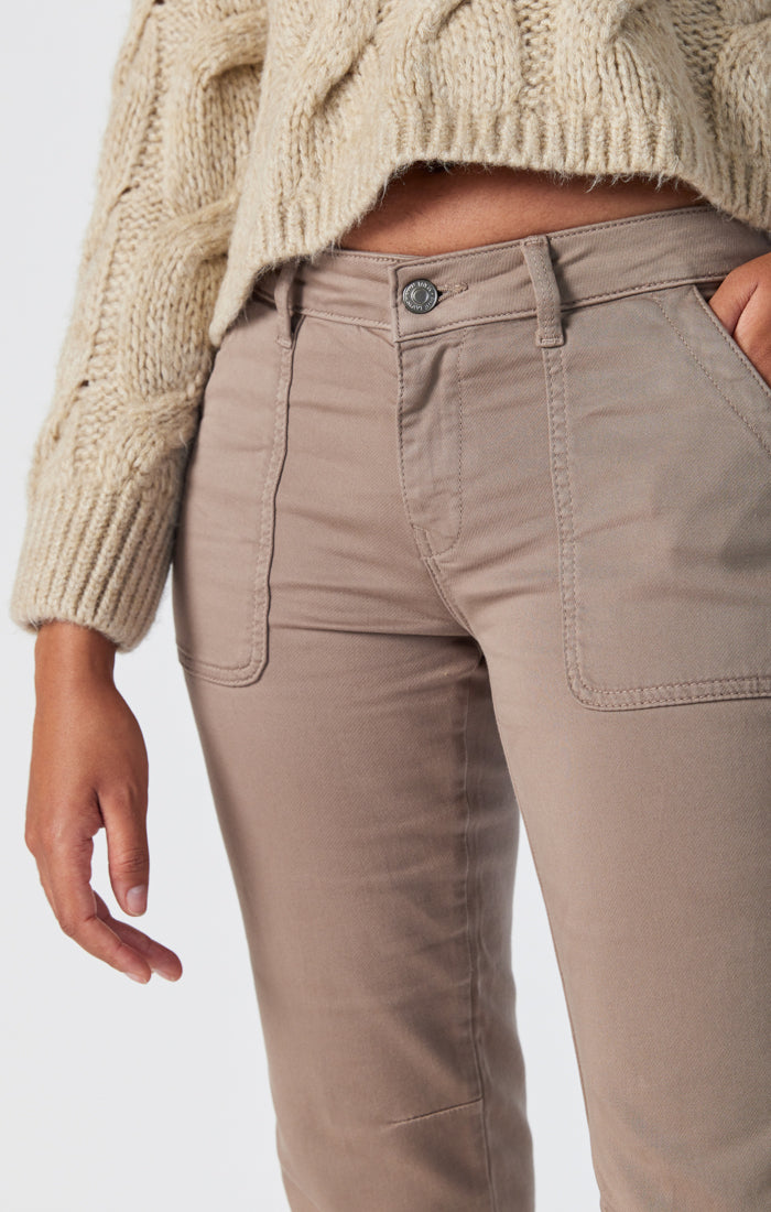 IVY SLIM CARGO IN FUNGI CASUAL COMFORT - Mavi Jeans
