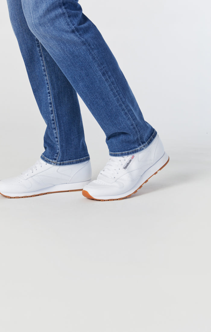 ZACH STRAIGHT LEG JEANS IN MID INDIGO BRUSHED WILLIAMSBURG - Mavi Jeans