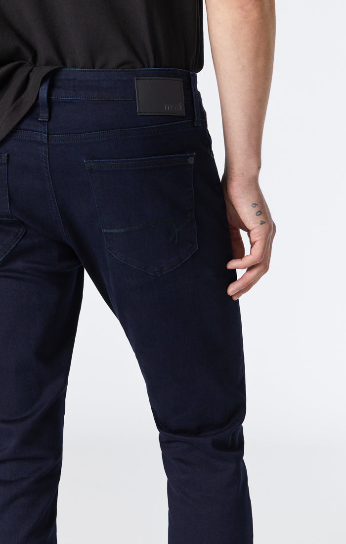 MARCUS SLIM STRAIGHT LEG JEANS IN INK SUPERMOVE - Mavi Jeans