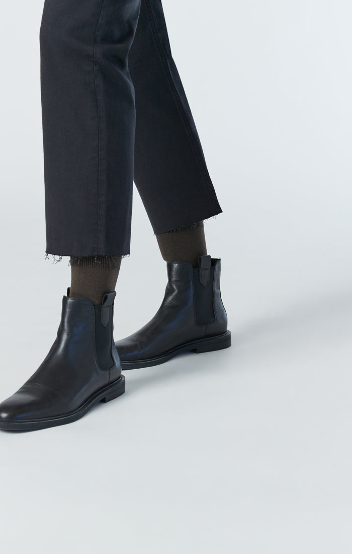 SHELIA FRONT POCKET STRAIGHT IN BLACK BEAUTY TWILL - Mavi Jeans