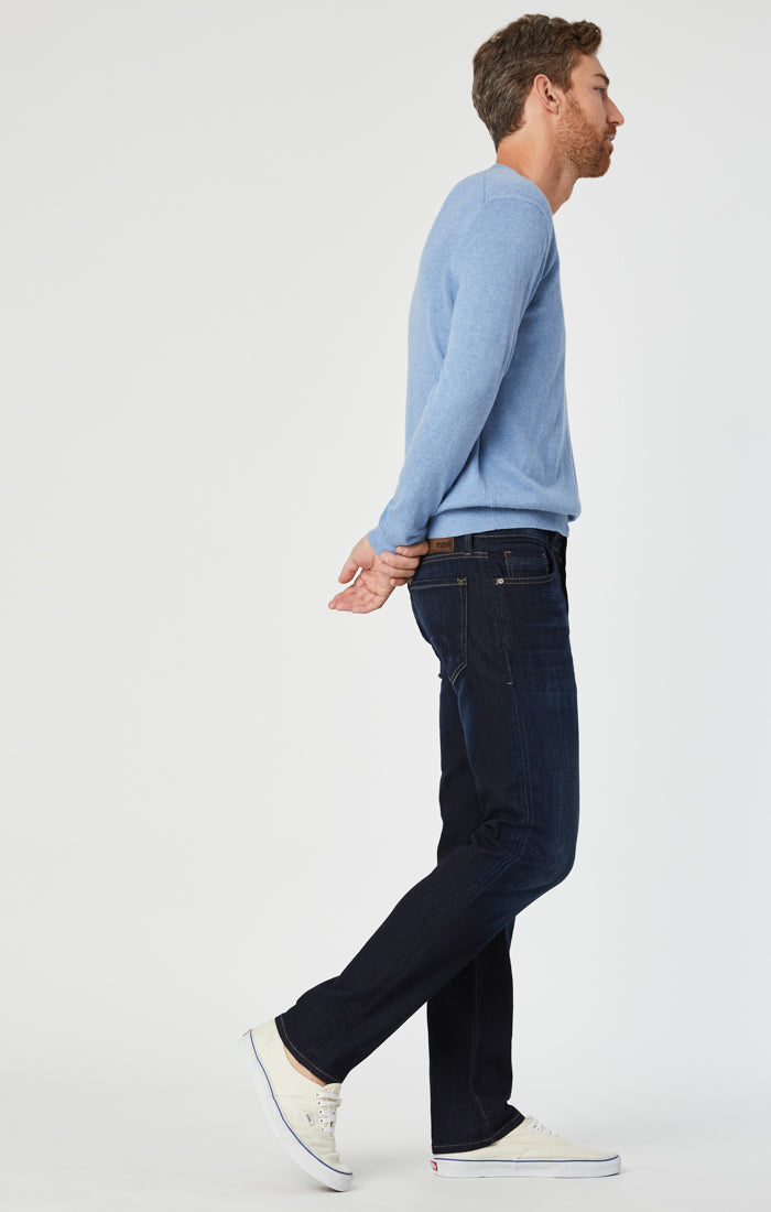 ZACH STRAIGHT LEG JEANS IN RINSE BRUSHED WILLIAMSBURG - Mavi Jeans