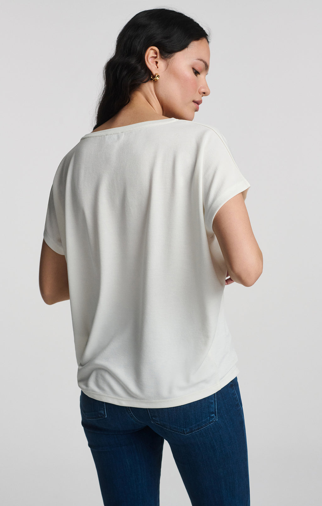 LUXE TOUCH TENCEL™ BOAT NECK T-SHIRT IN ANTIQUE WHITE - Mavi Jeans