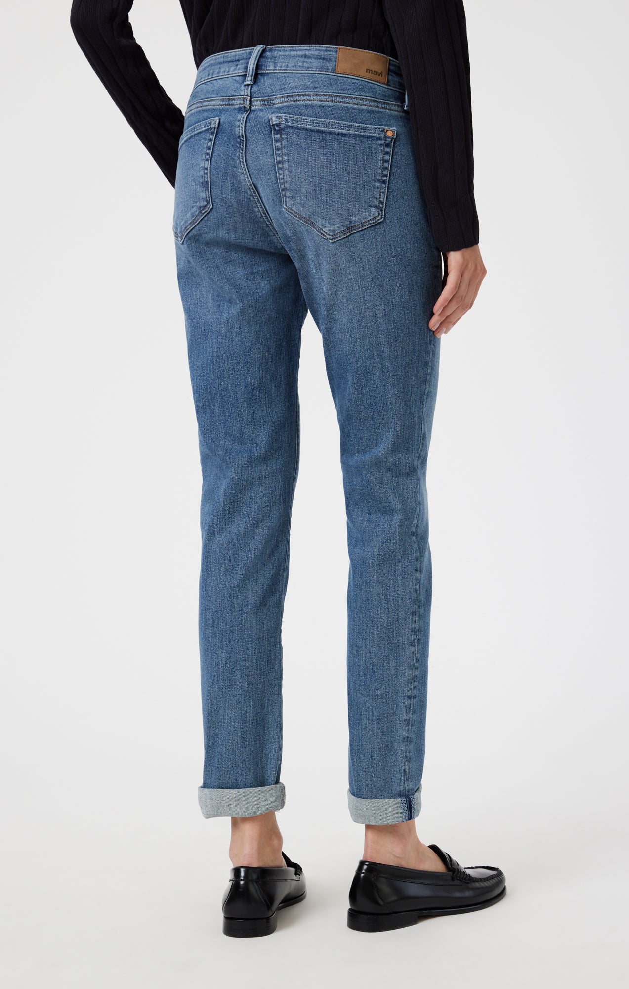 EMMA SLIM BOYFRIEND IN MID SHADED FLEX BLUE - Mavi Jeans