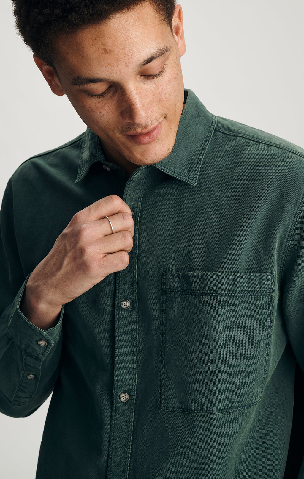 TENCEL™ ONE POCKET BUTTON-UP SHIRT IN BISTRO GREEN - Mavi Jeans