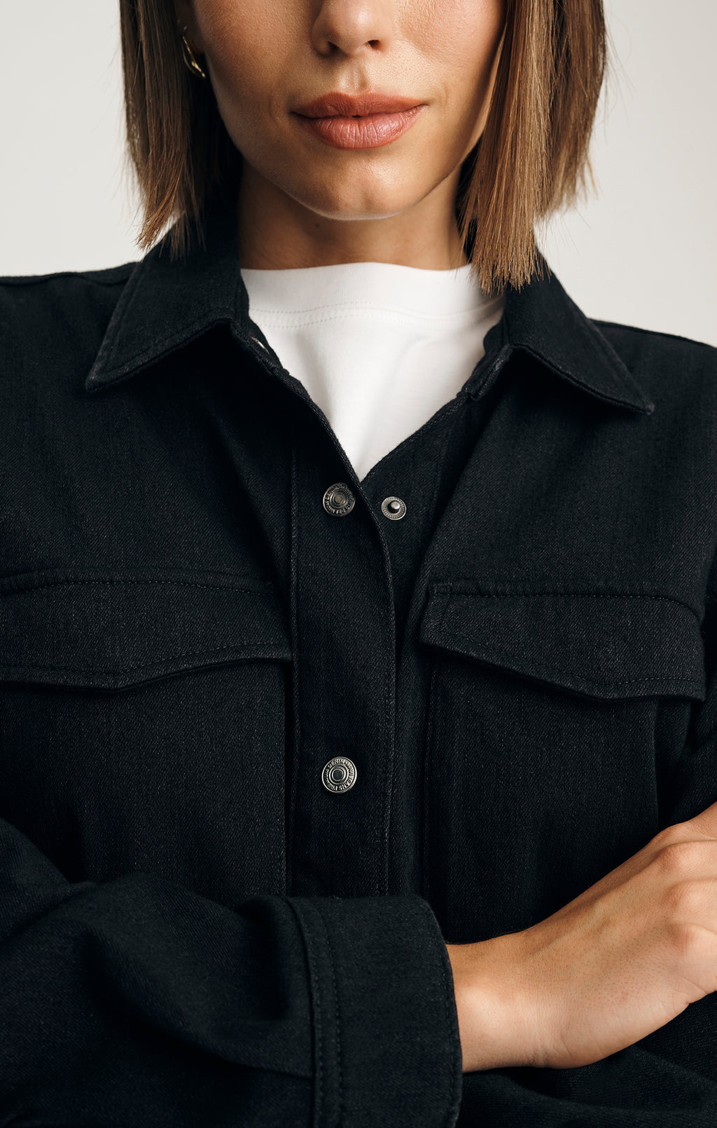 TIA DENIM SHIRT IN BLACK MOVE