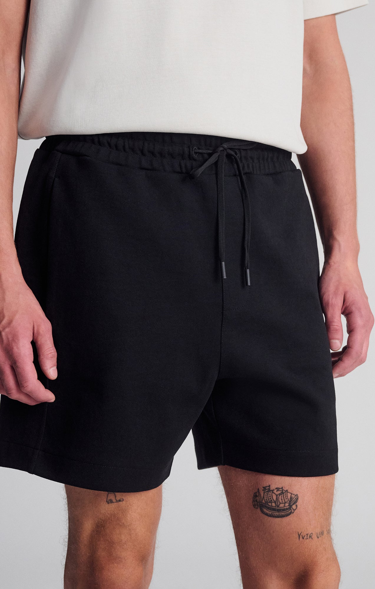 DRAWSTRING SHORTS IN BLACK - Mavi Jeans