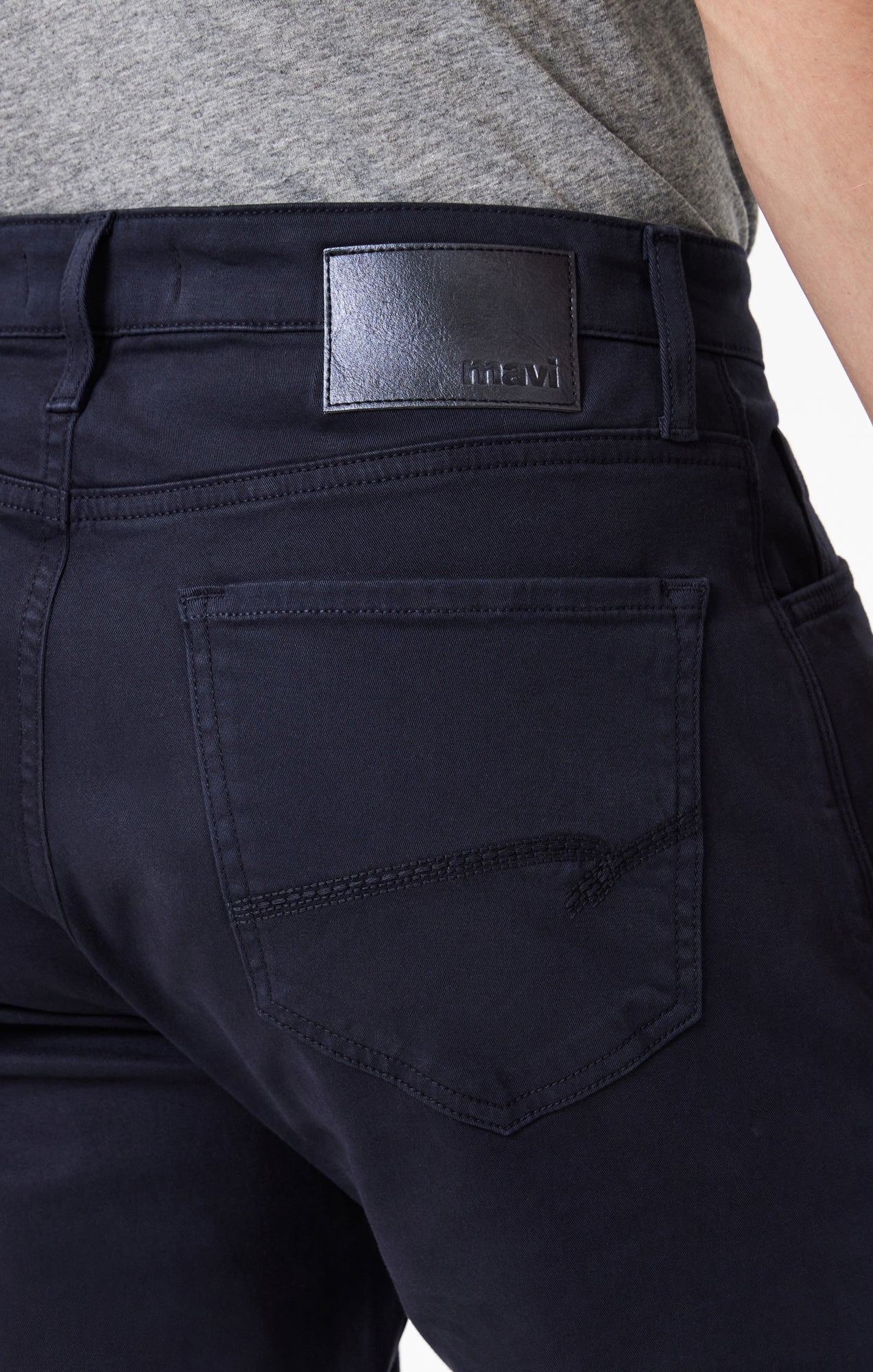ZACH STRAIGHT LEG IN DARK NAVY CASUAL TWILL - Mavi Jeans