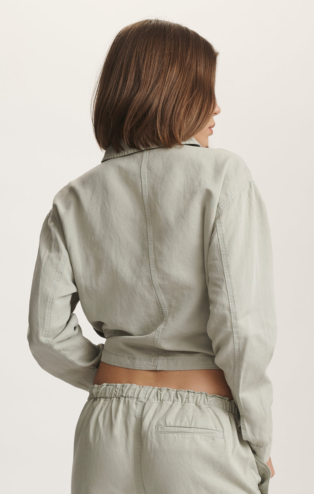 CROPPED TENCEL™ OVERSHIRT IN ABBEY STONE - Mavi Jeans
