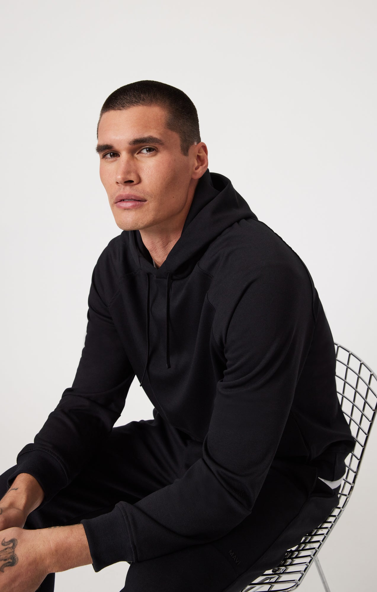 POCKET SWEATSHIRT IN BLACK - Mavi Jeans