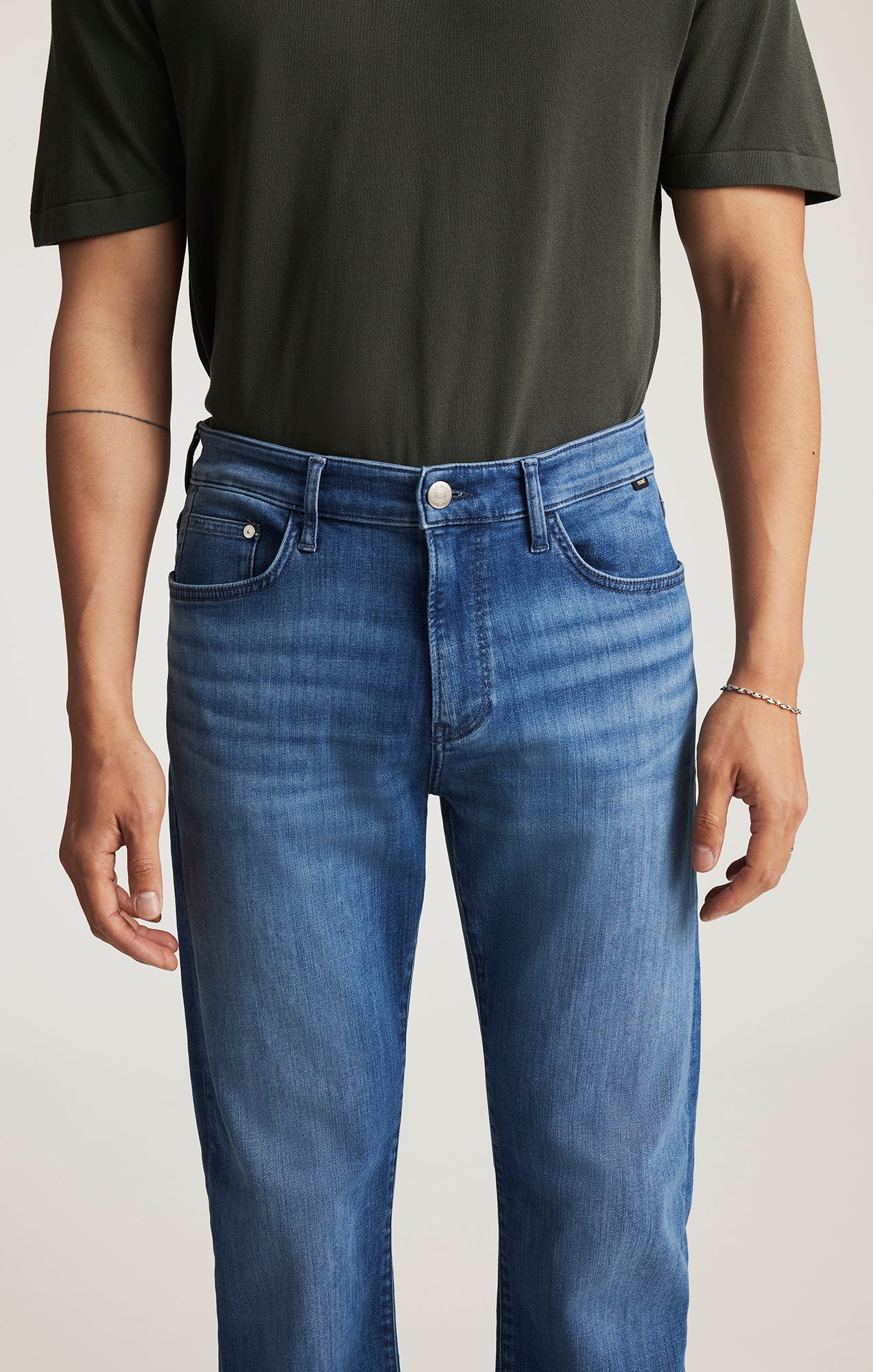 ZACH STRAIGHT LEG IN MID BRUSHED FEATHER BLUE - Mavi Jeans
