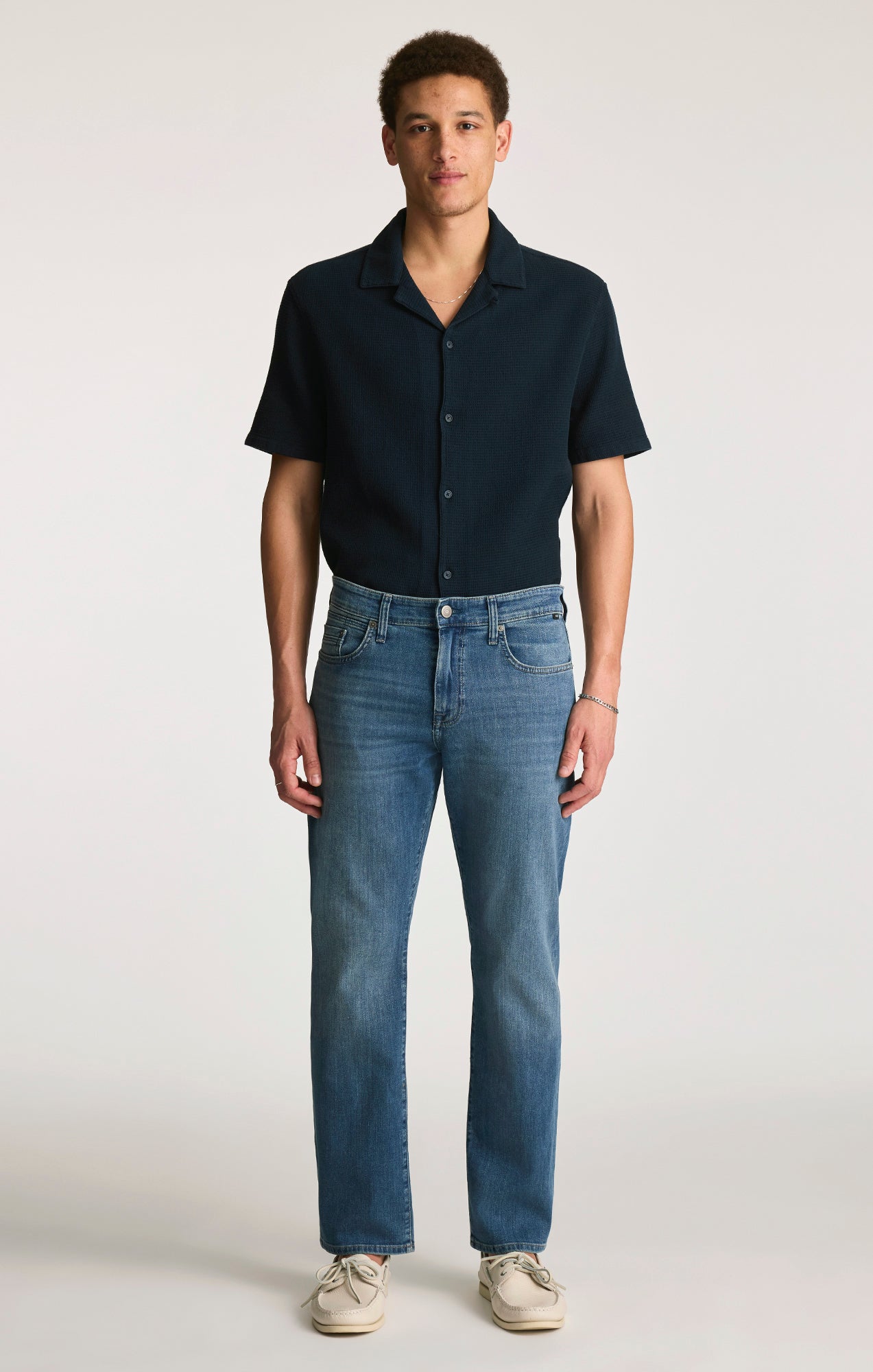 MATT RELAXED RIGHT LIKE EN BLEU INDIGO MOYEN BROSSÉ WILLIAMSBURG