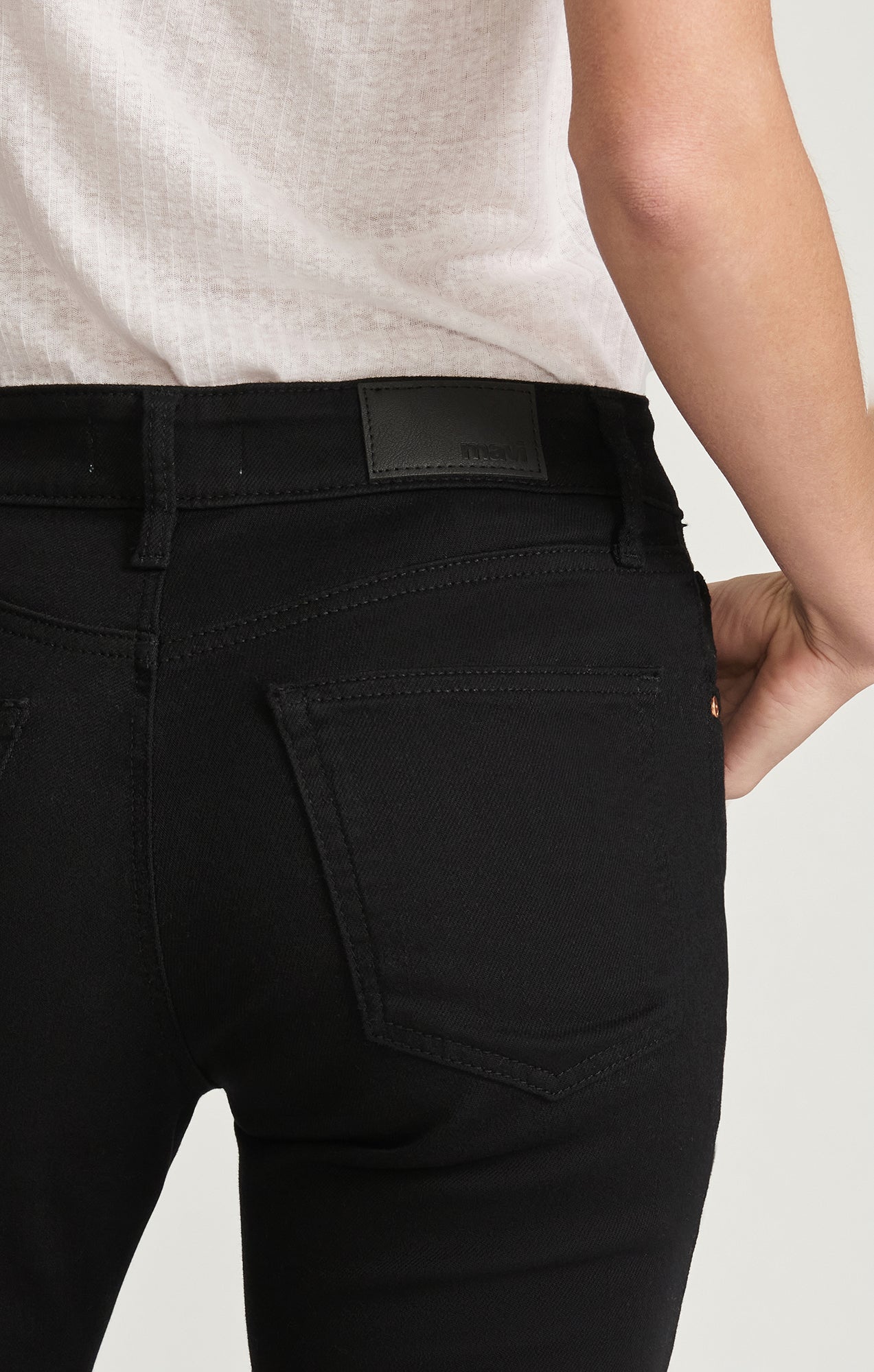 HILARY CAPRI IN BLACK FLEX BLUE - Mavi Jeans