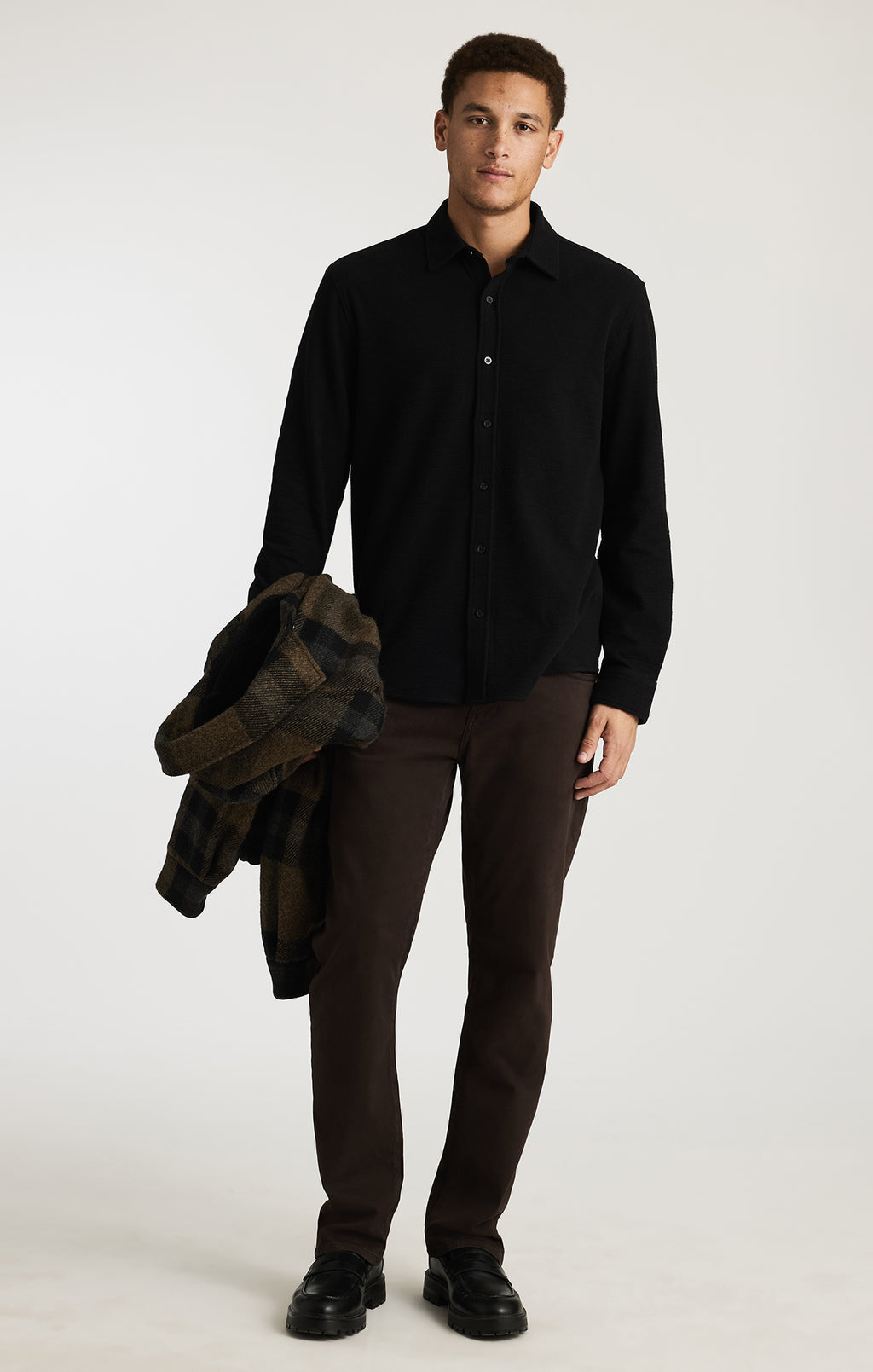 LONG SLEEVE BUTTON-UP SHIRT IN BLACK