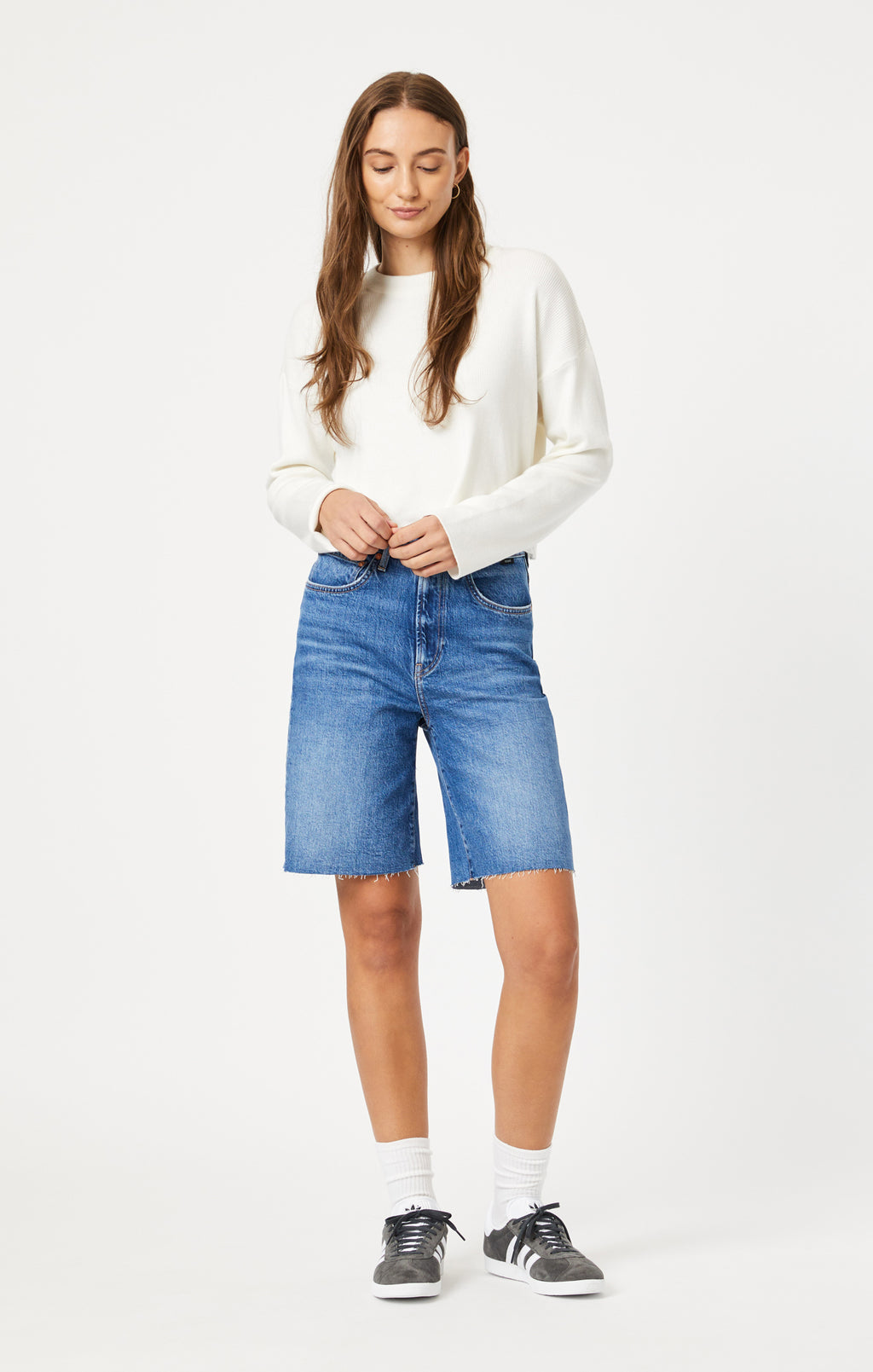 SELINA SHORTS IN MID BRUSHED CLASSIC BLUE - Mavi Jeans