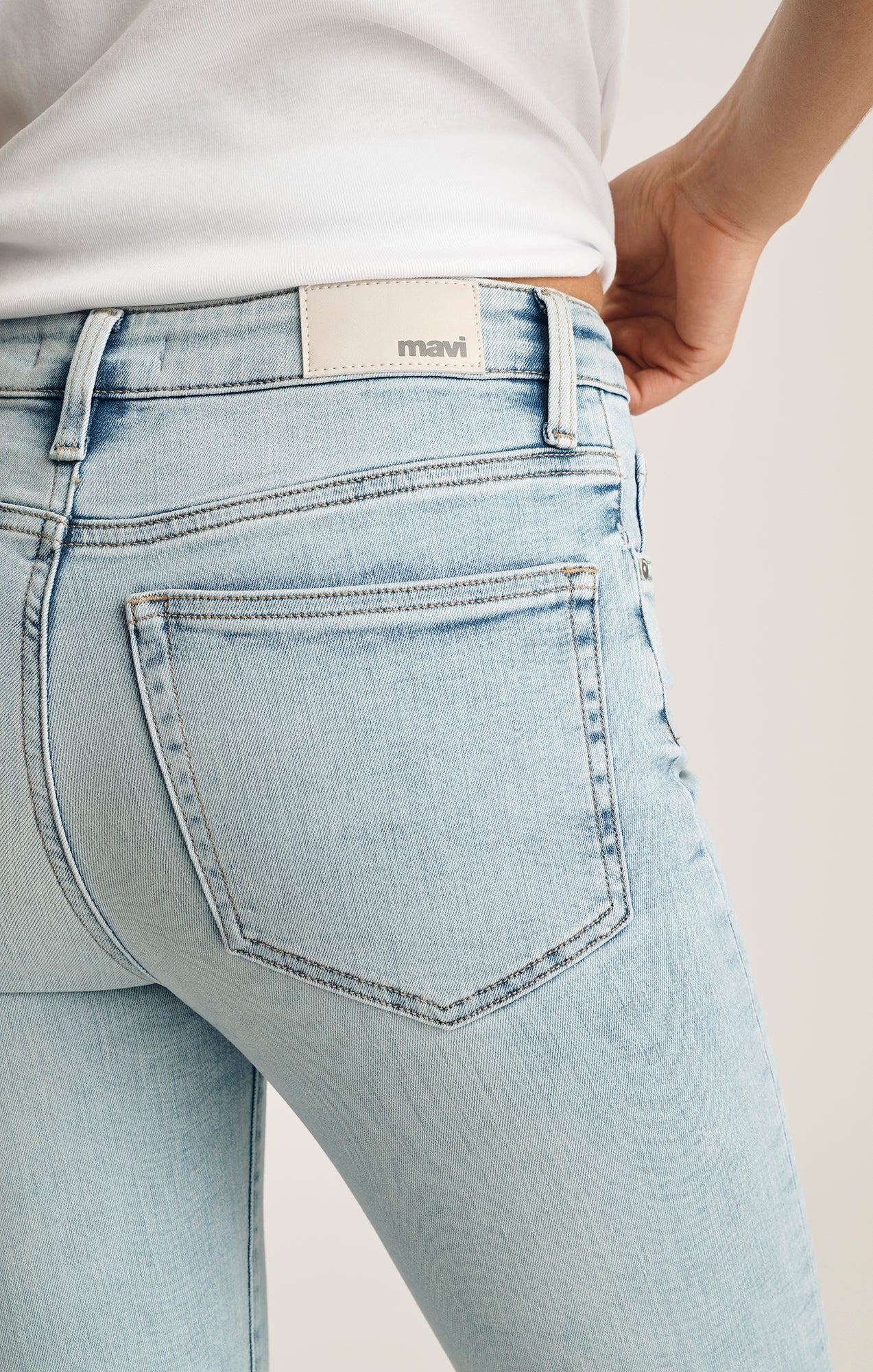 KENDRA STRAIGHT LEG IN ICE BRUSHED TRIBECA - Mavi Jeans