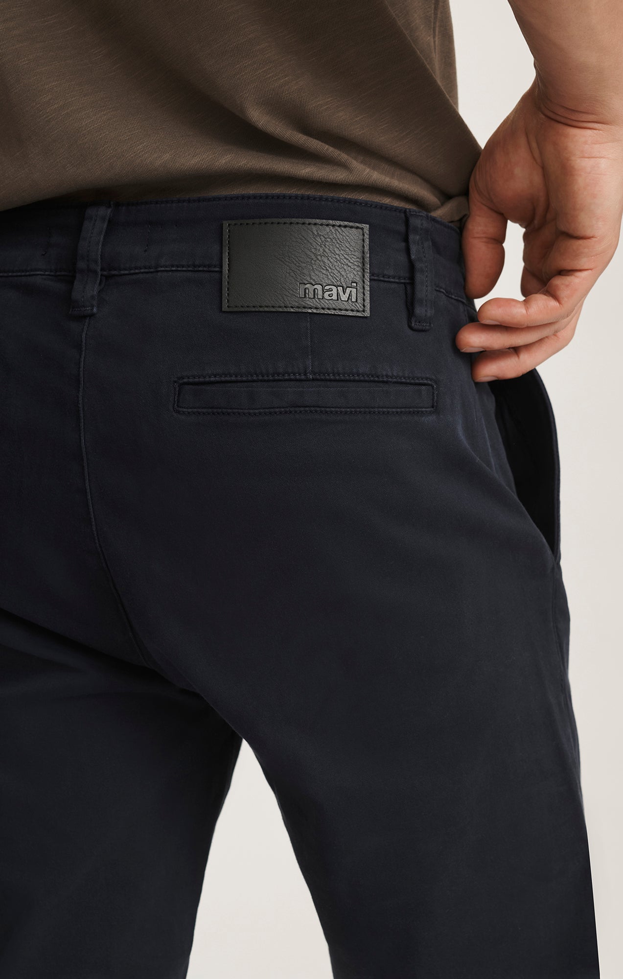 MILTON SLIM STRAIGHT CHINO IN DARK NAVY CASUAL TWILL - Mavi Jeans