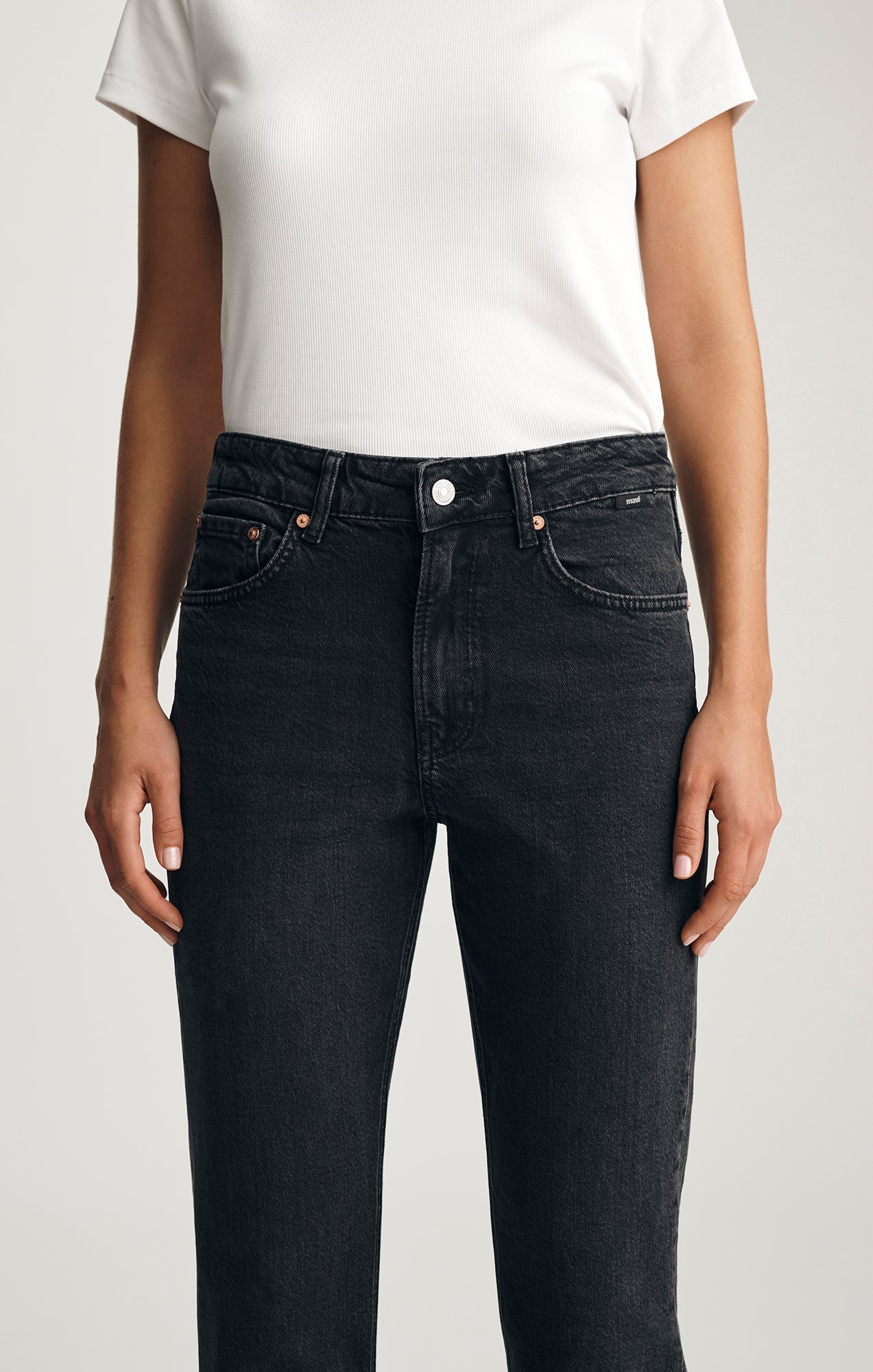 NEW YORK STRAIGHT LEG IN DARK SMOKE CLASSIC BLUE