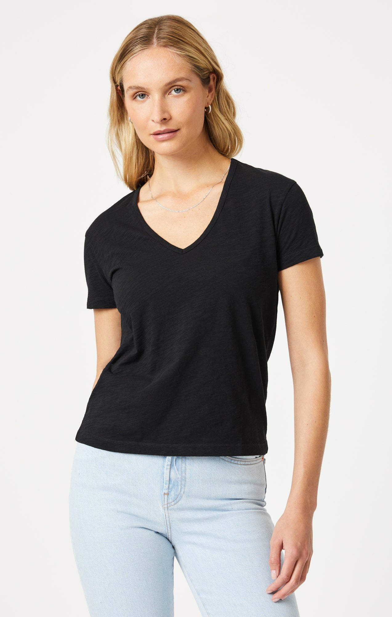 V-NECK T-SHIRT IN BLACK - Mavi Jeans