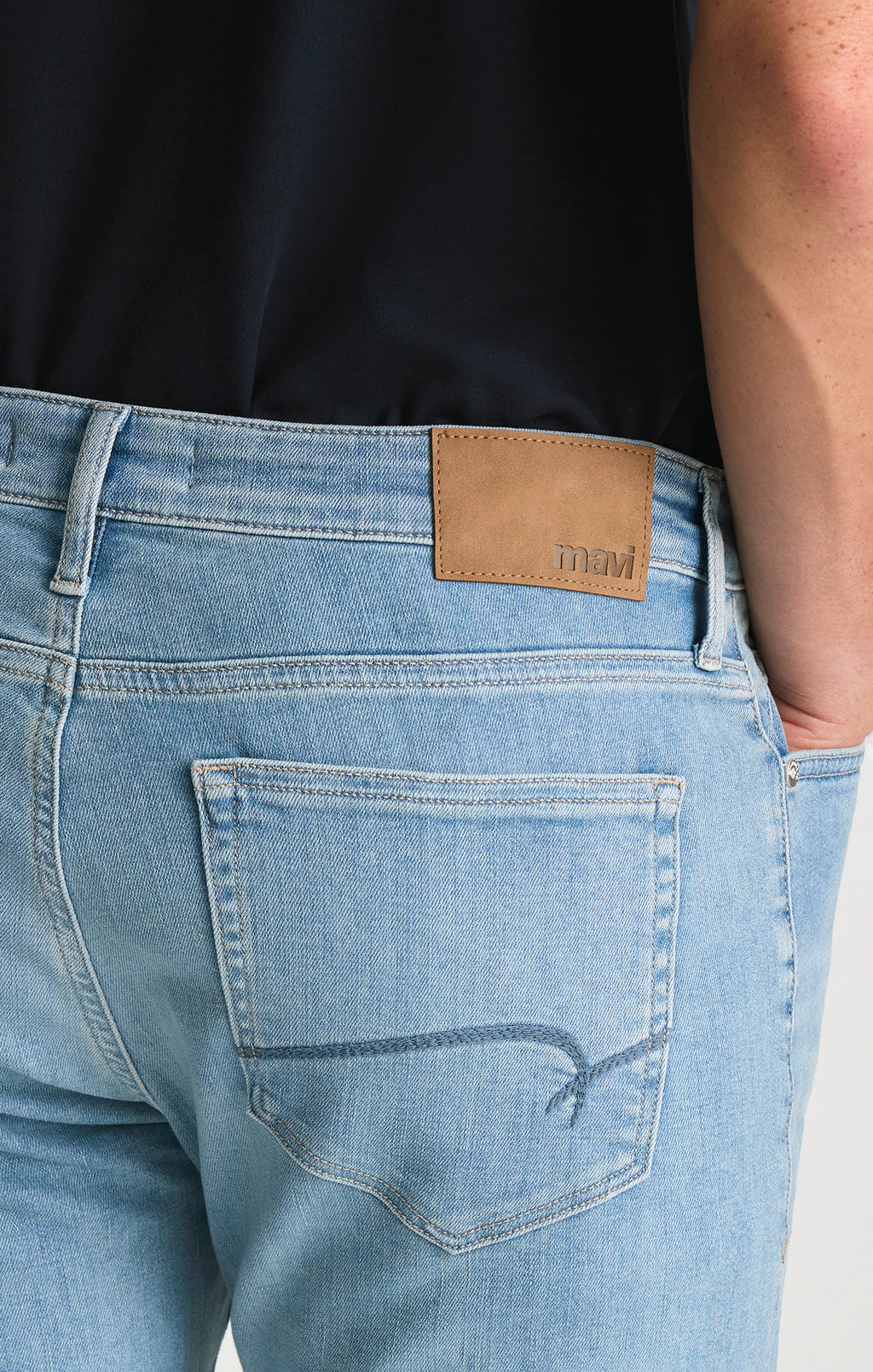 JAKE SLIM LEG IN LIGHT FOGGY FEATHER BLUE - Mavi Jeans