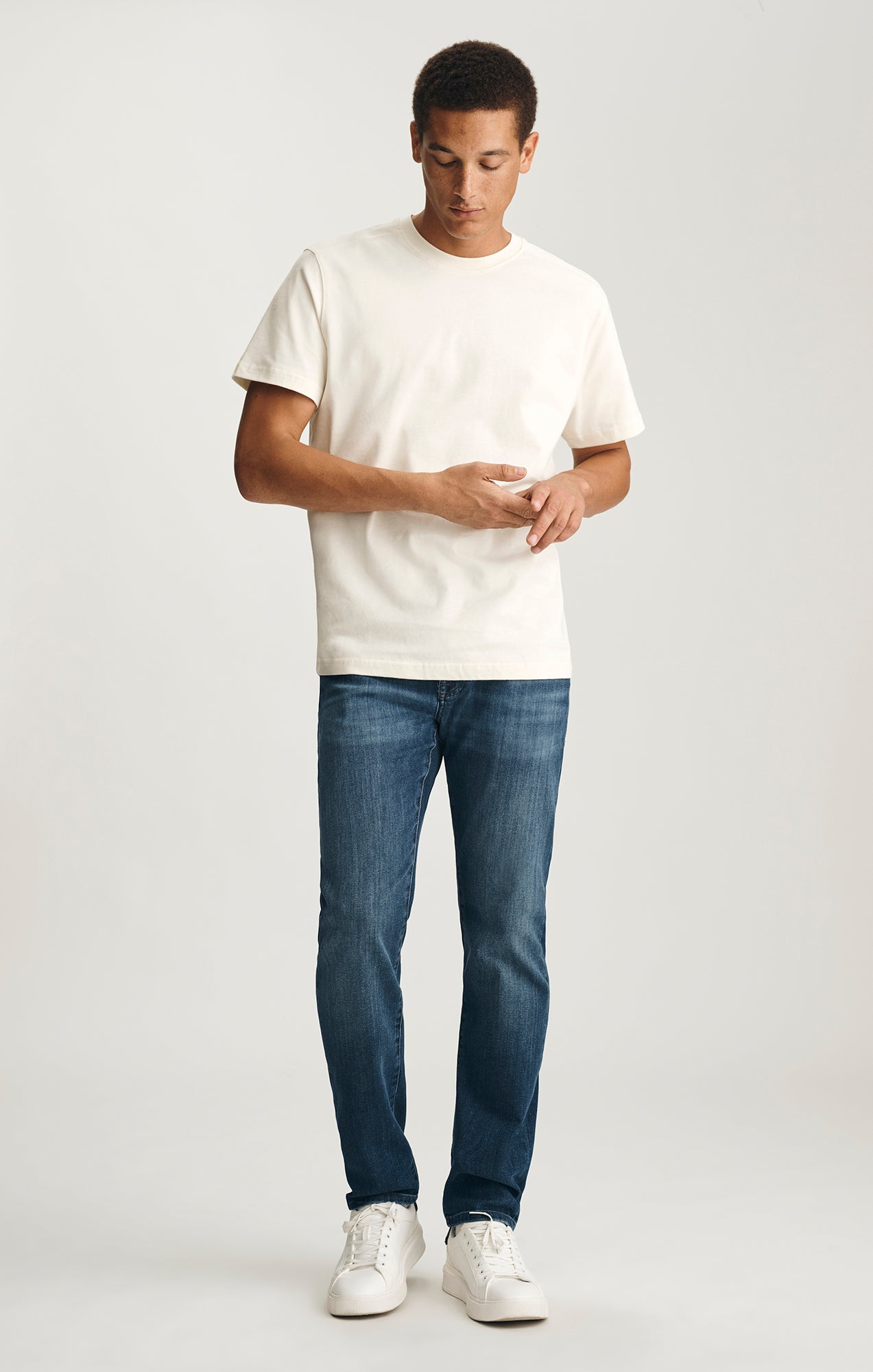 BASIC SHORT SLEEVE T-SHIRT IN TURTLEDOVE
