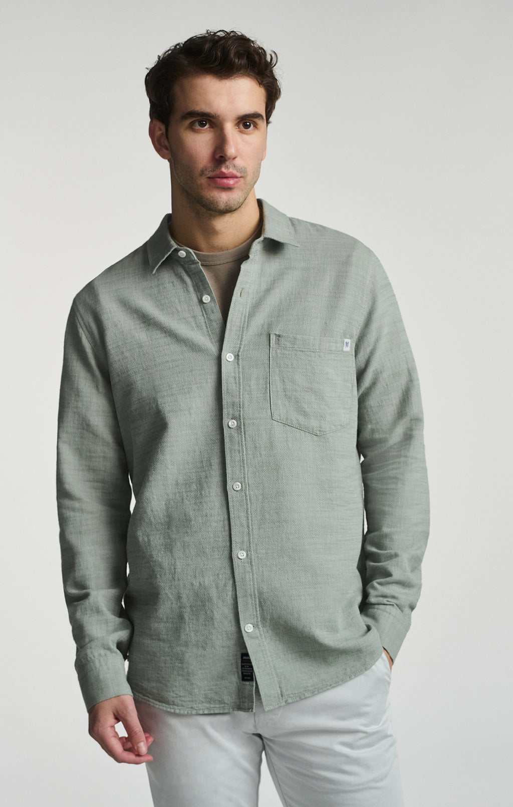 ONE POCKET LONG SLEEVE BUTTON-UP SHIRT IN AGAVE GREEN - Mavi Jeans