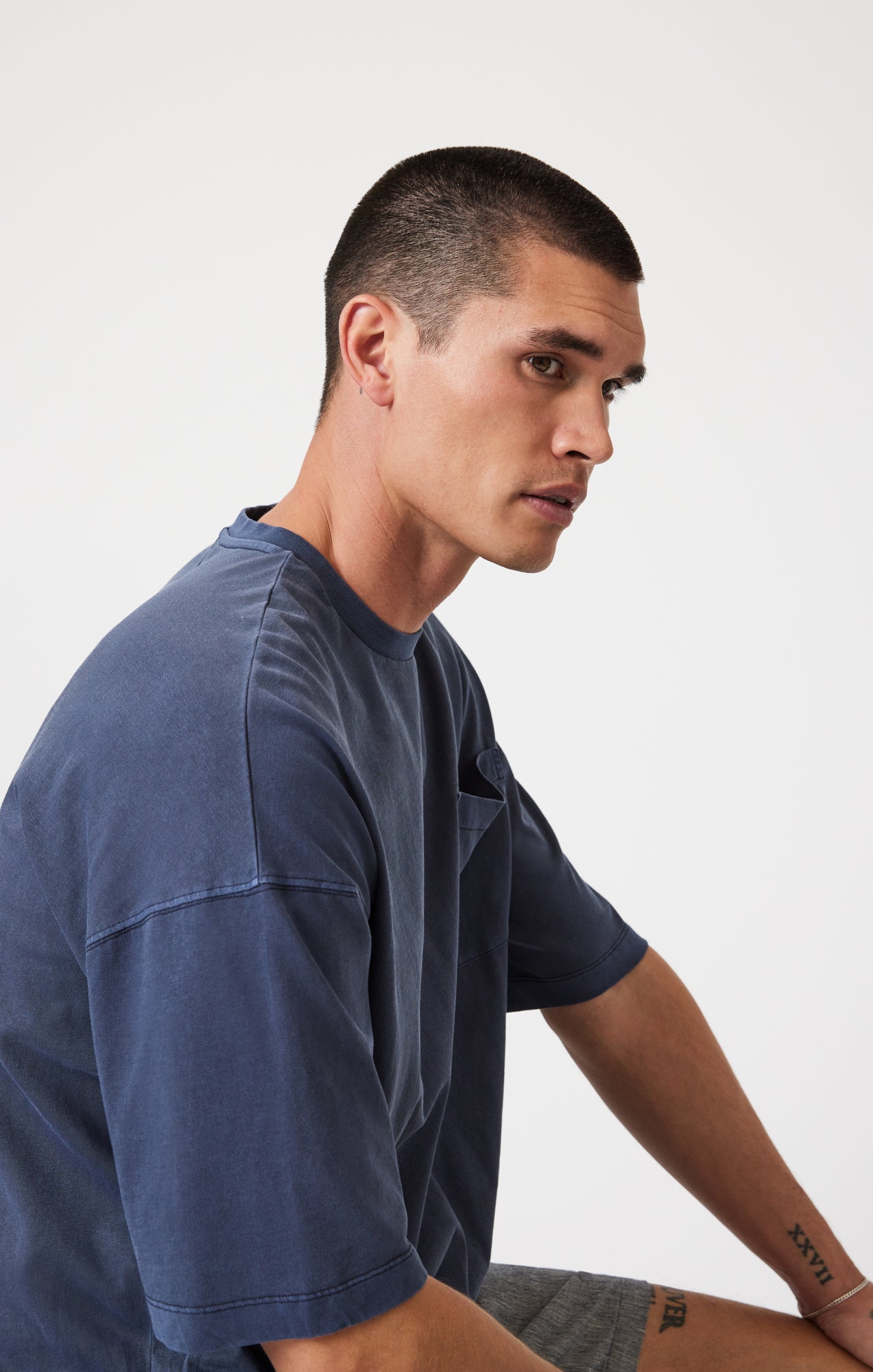 BOXY POCKET T-SHIRT IN OUTER SPACE - Mavi Jeans