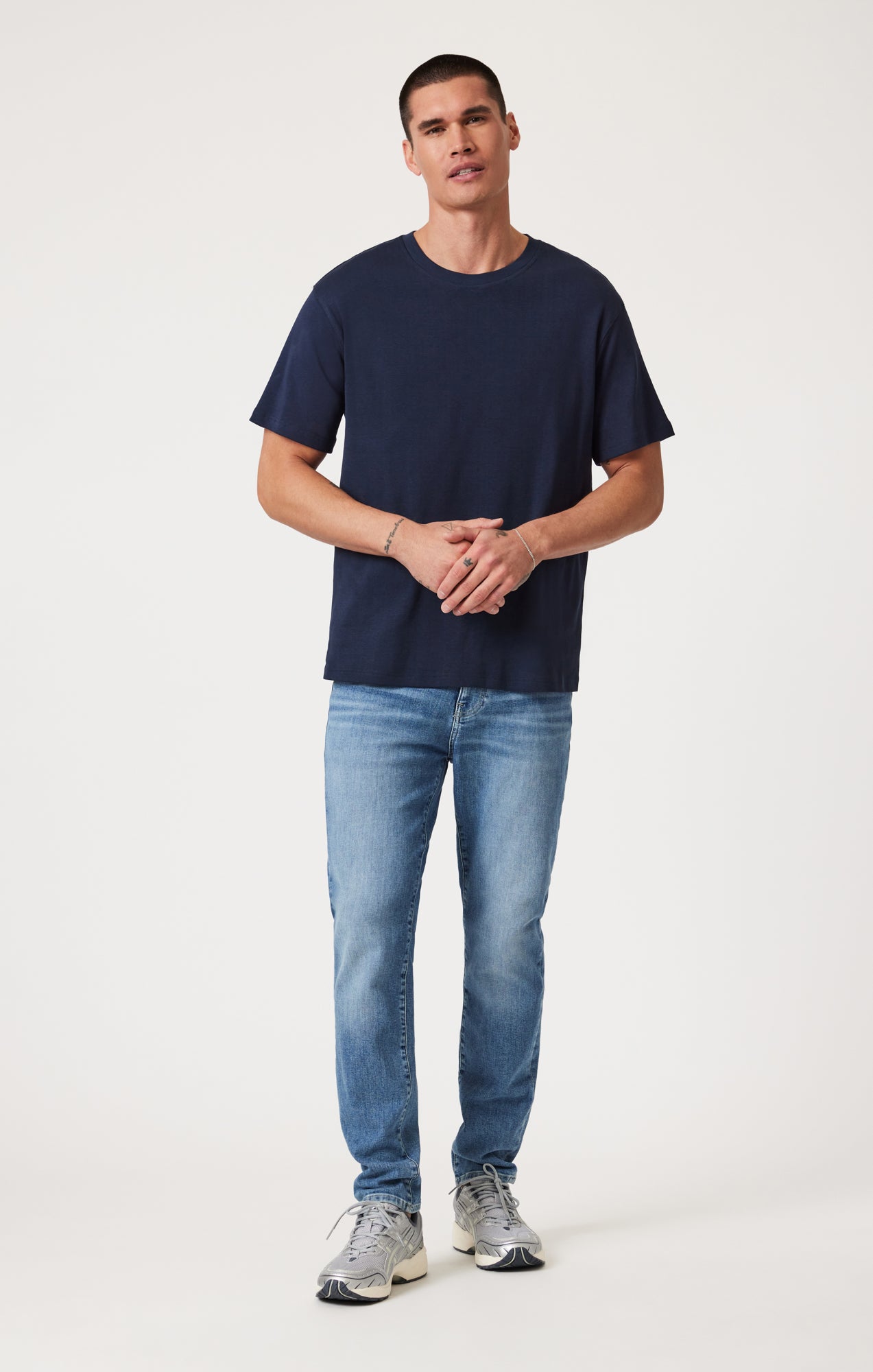 STEVE ATHLETIC FIT IN MID BRUSHED CLASSIC BLUE - Mavi Jeans