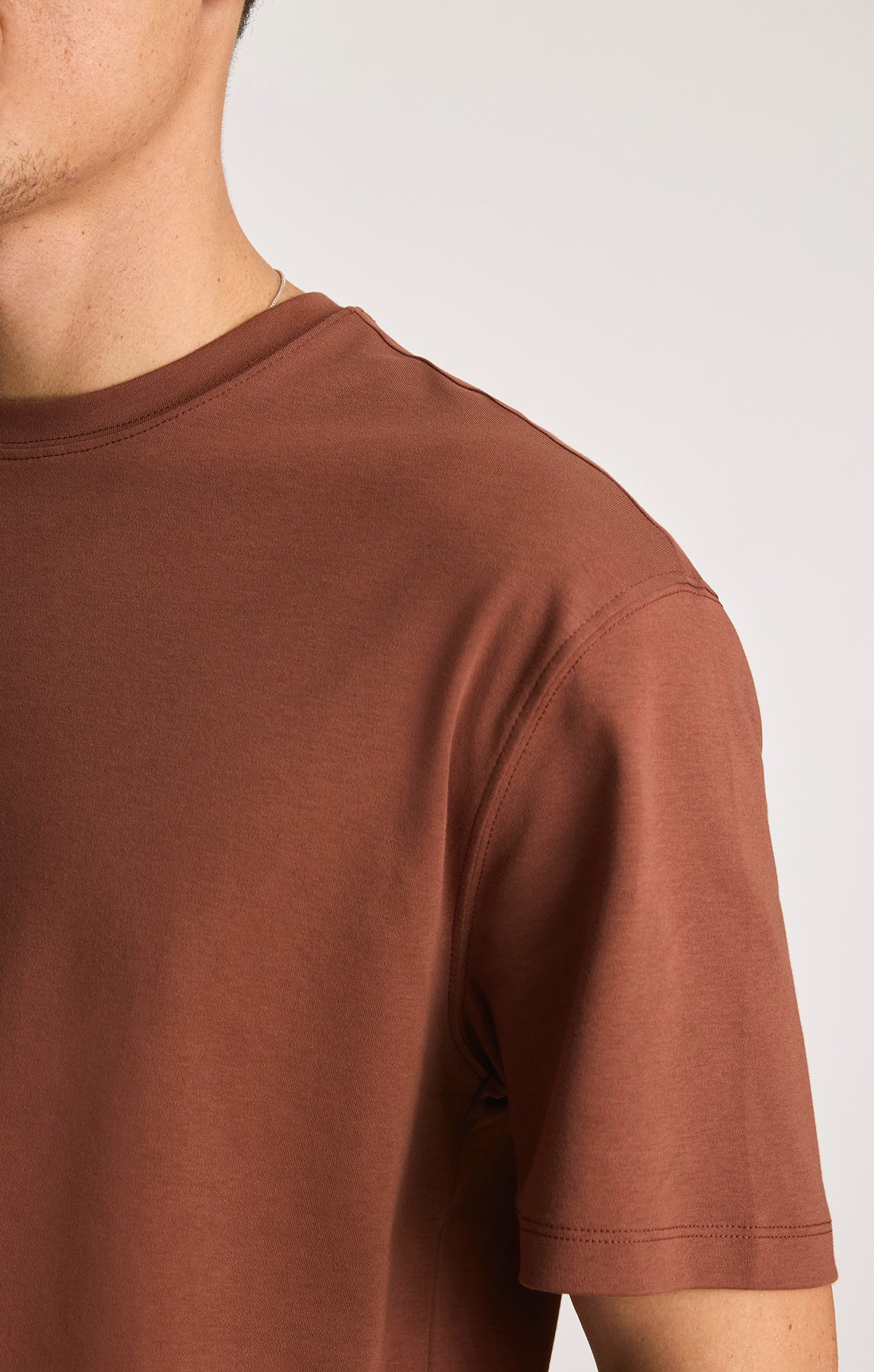 INTERLOCK CREW NECK T-SHIRT IN BRUNETTE - Mavi Jeans